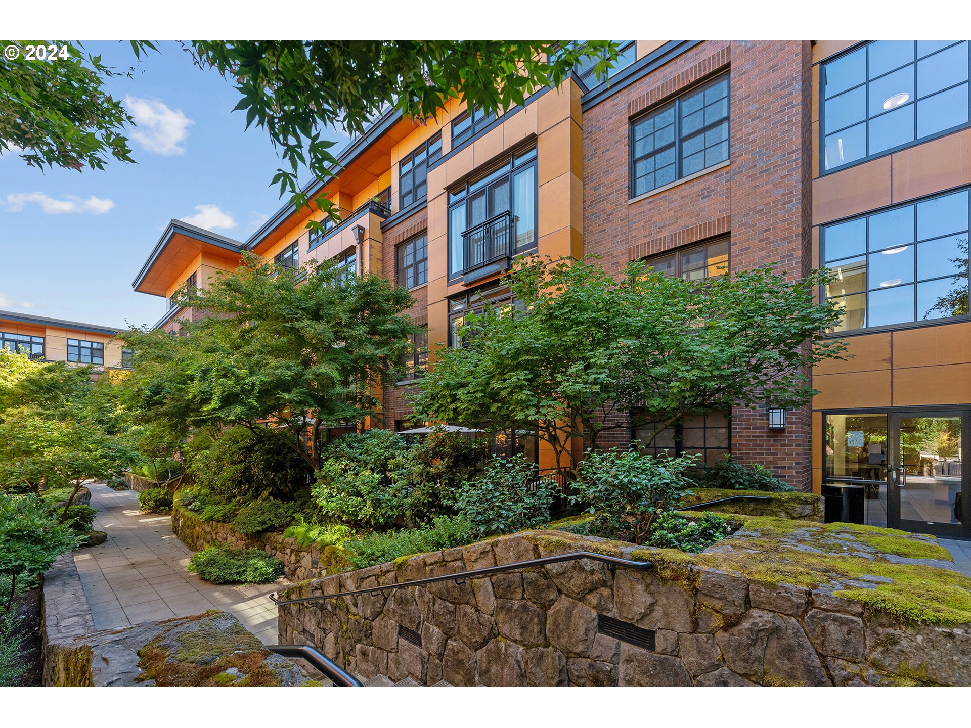 2335 NW Raleigh ST 311