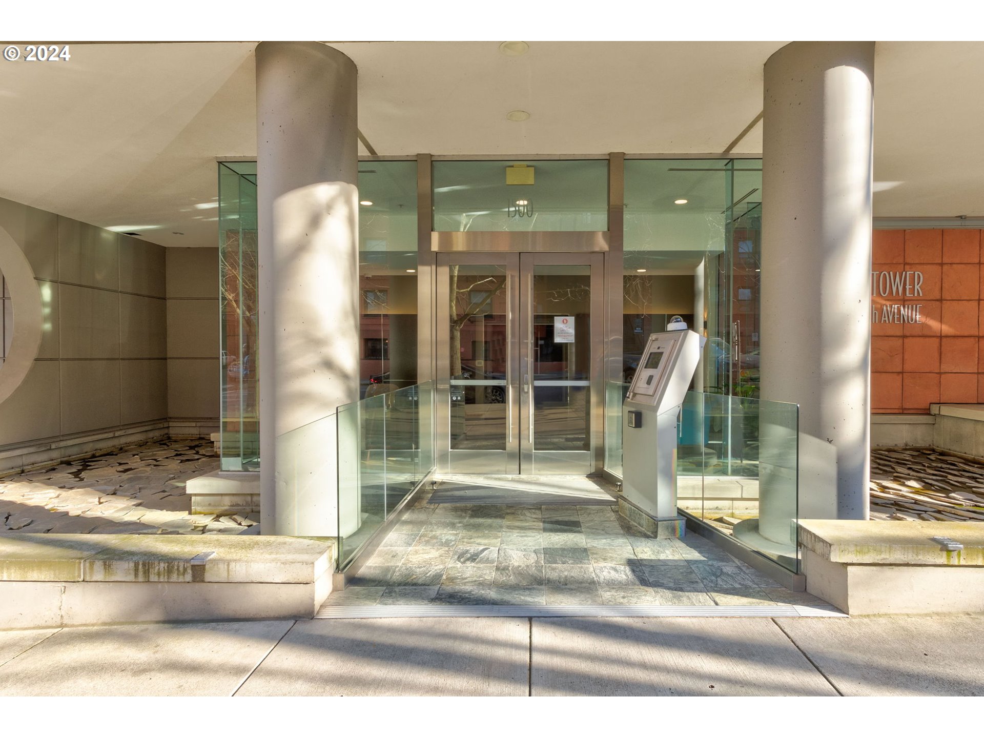 1500 SW 11TH AVE 1206