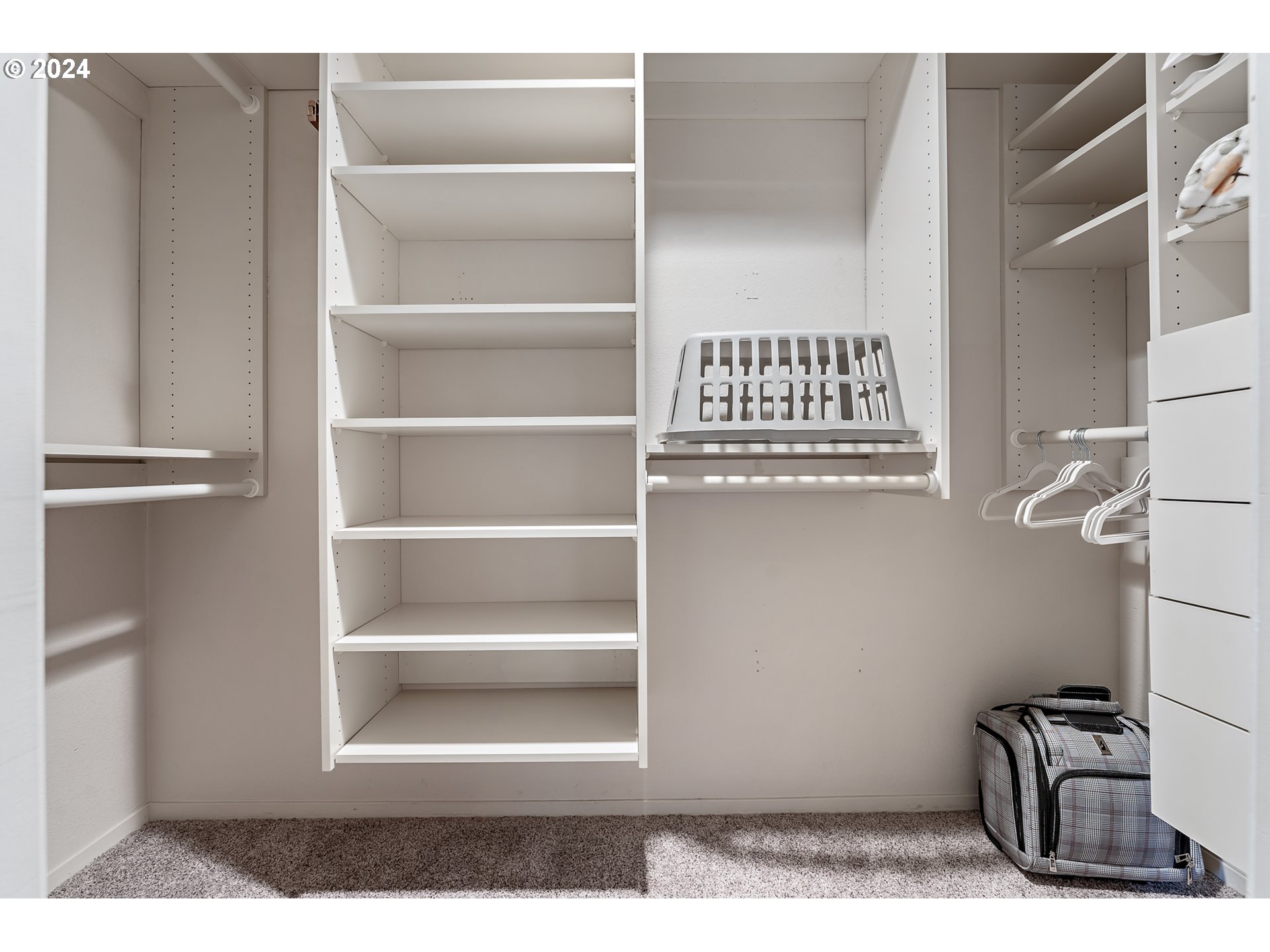 7808 NE LOOWIT LOOP 93