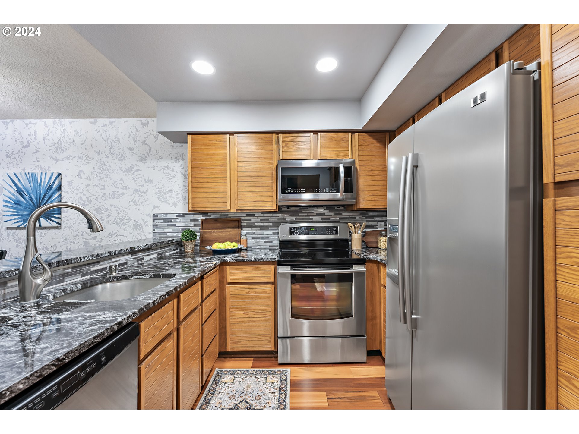 7808 NE LOOWIT LOOP 93