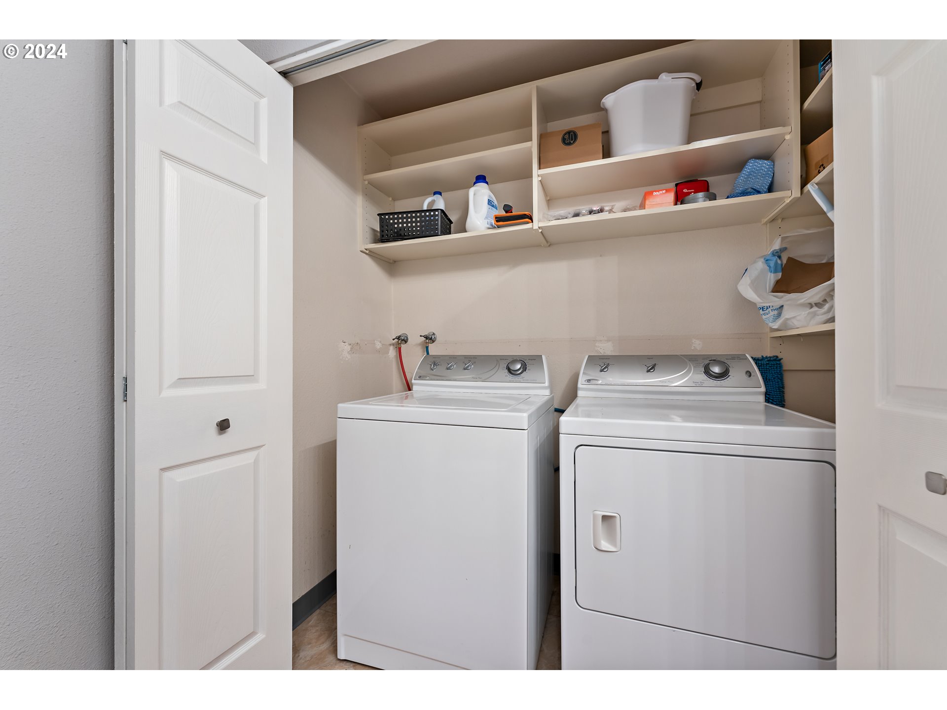 7808 NE LOOWIT LOOP 93