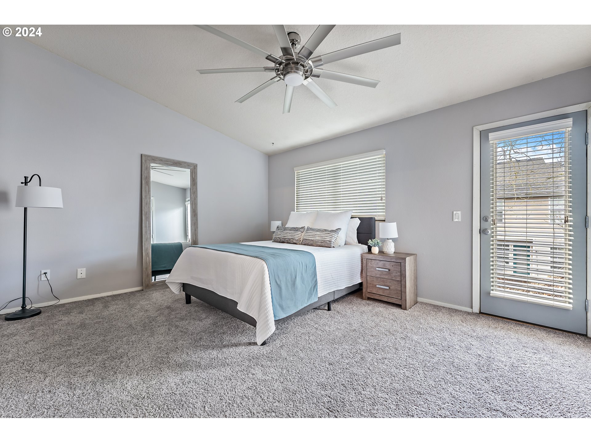 7808 NE LOOWIT LOOP 93