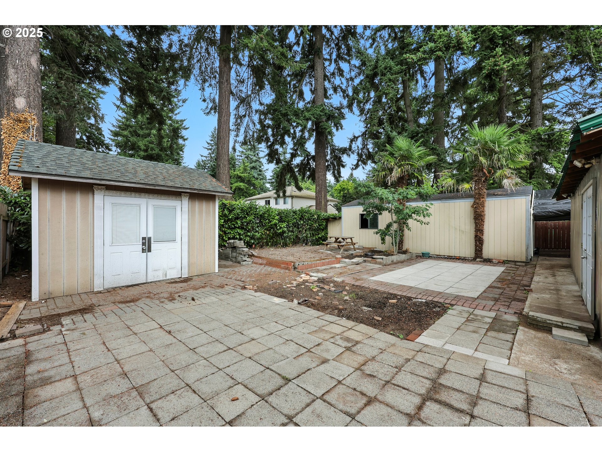 1611 NE 102ND AVE