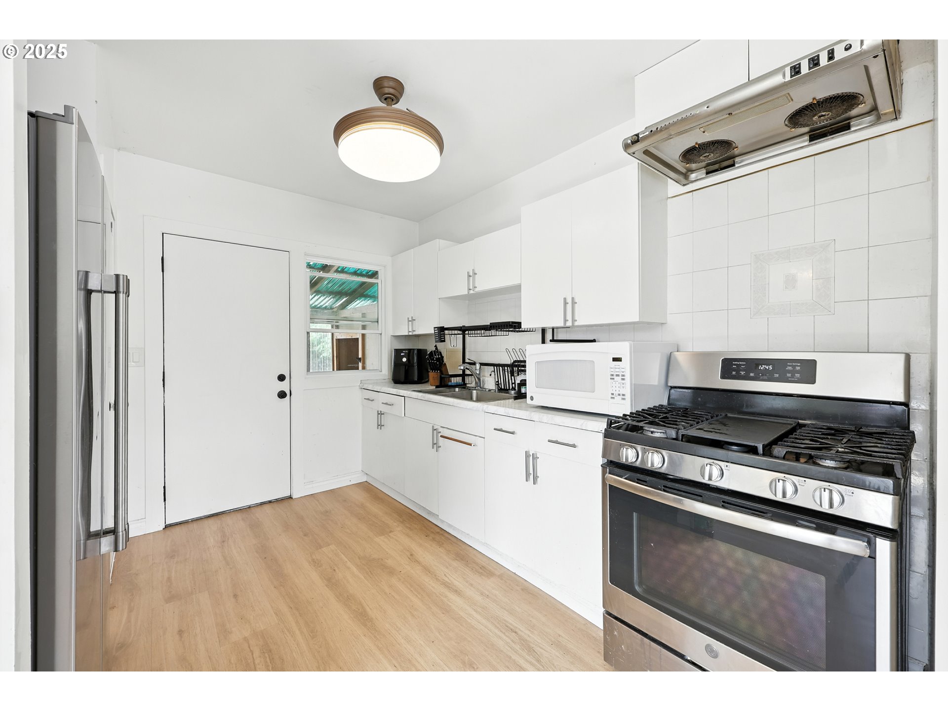 1611 NE 102ND AVE