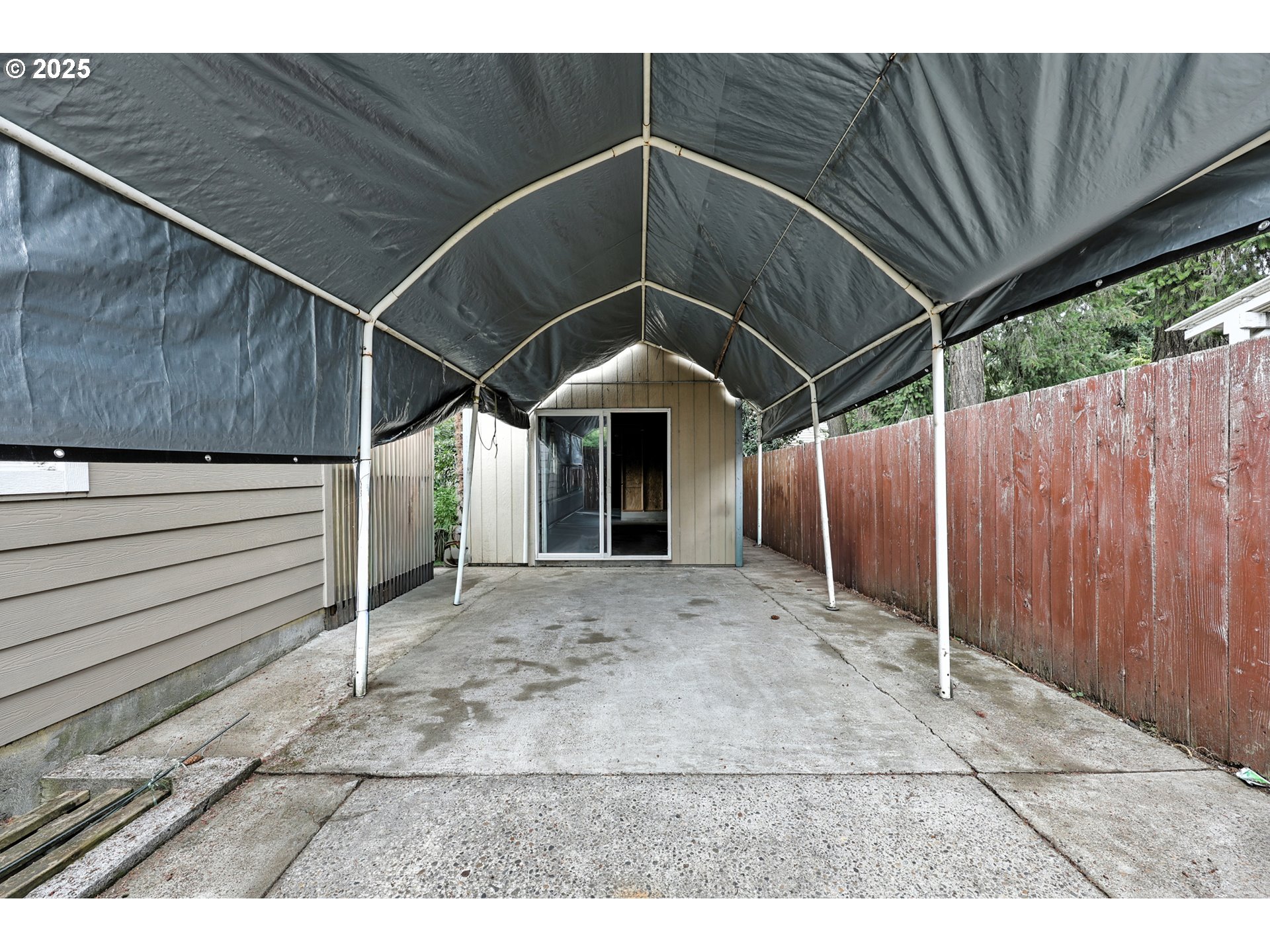 1611 NE 102ND AVE