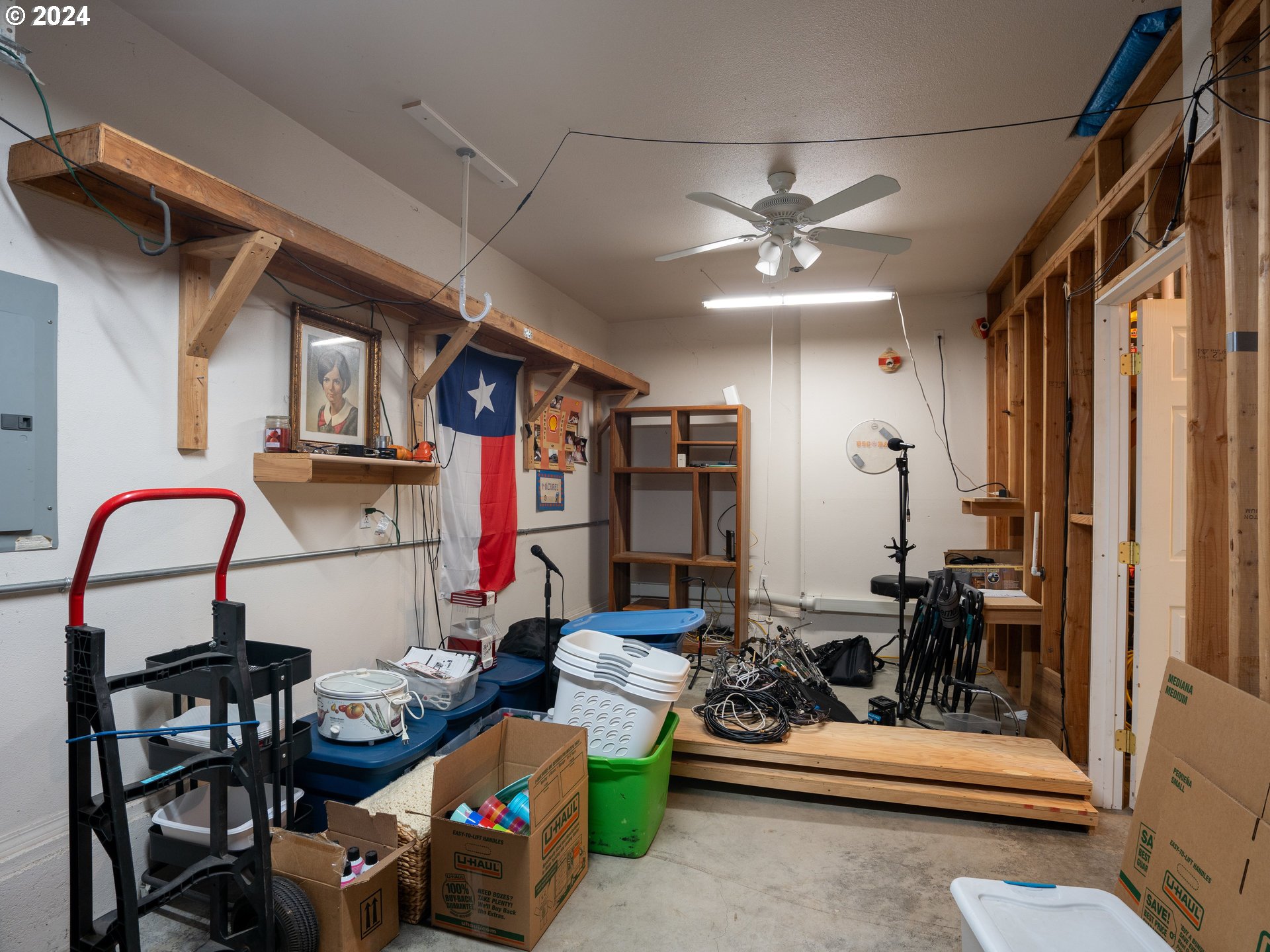 2013 NE 228TH CT