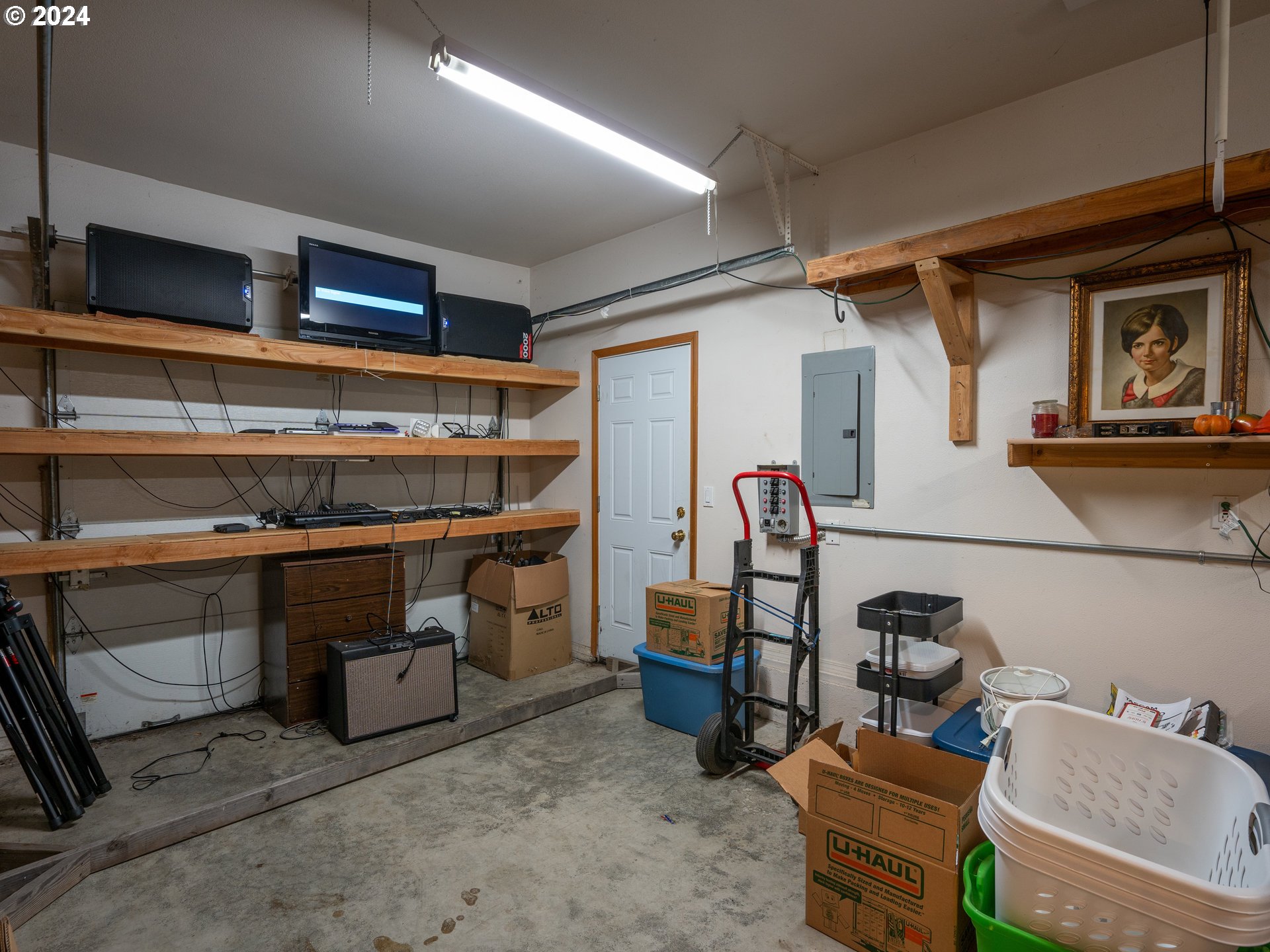 2013 NE 228TH CT