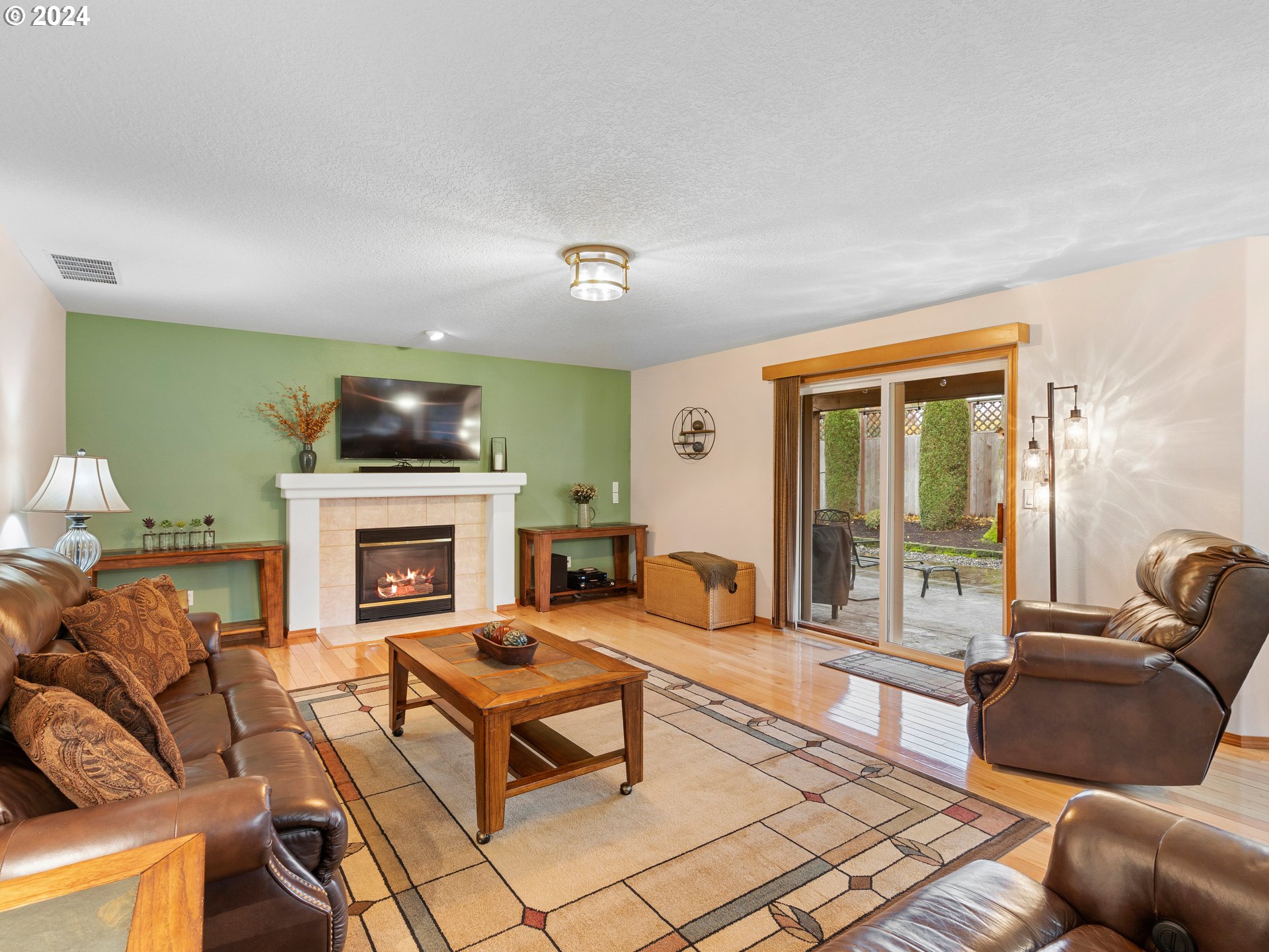 2013 NE 228TH CT