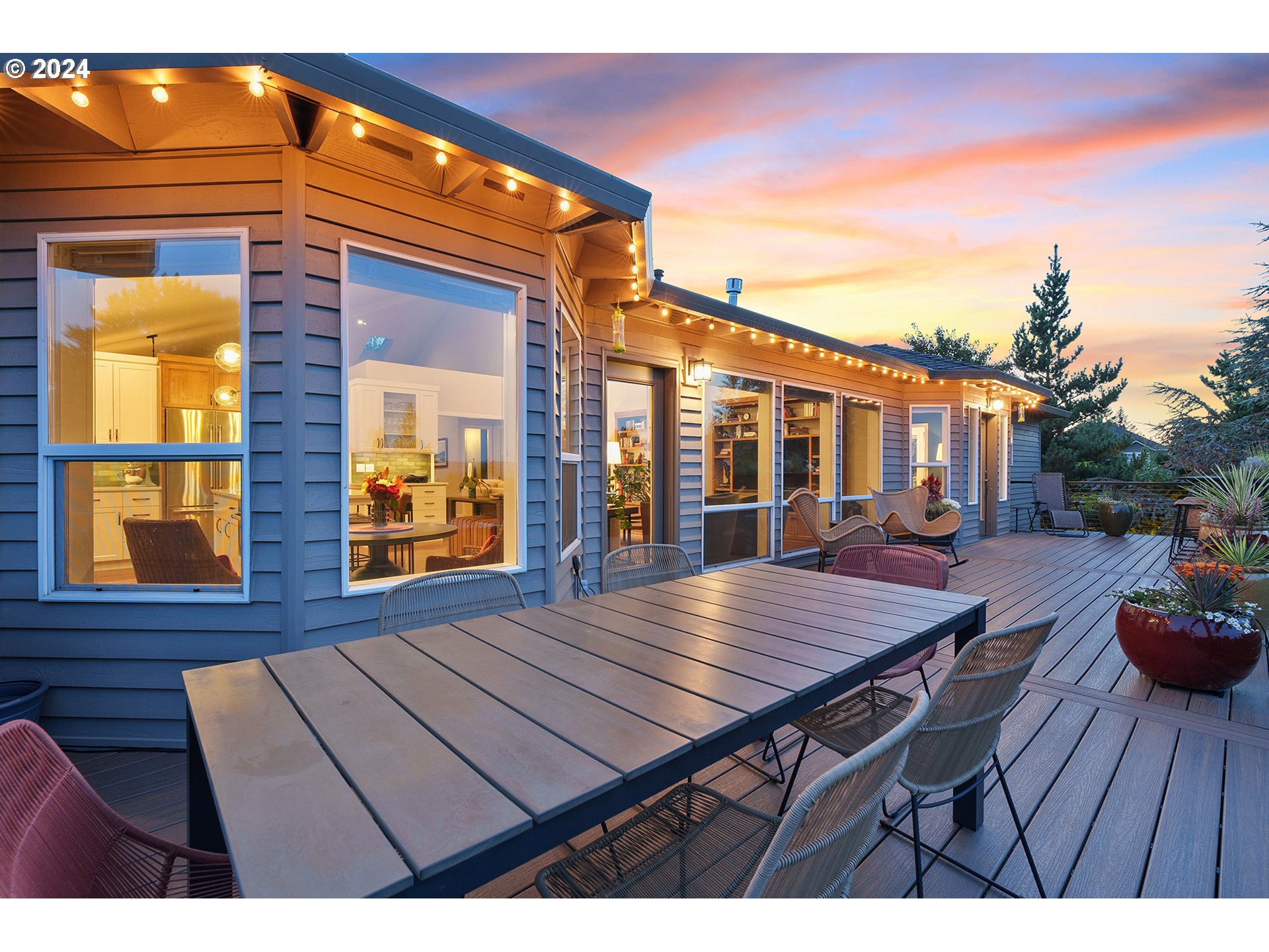 13995 SW MISTLETOE DR