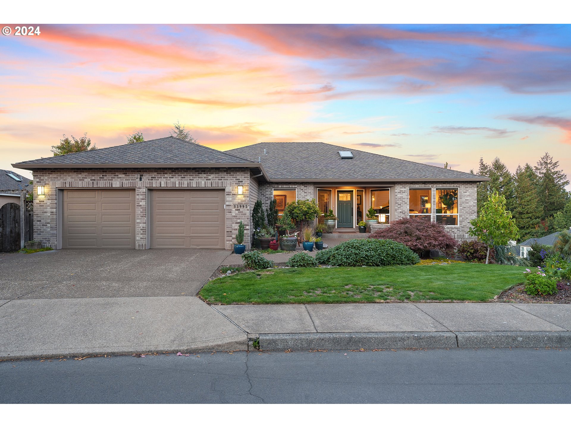 13995 SW MISTLETOE DR