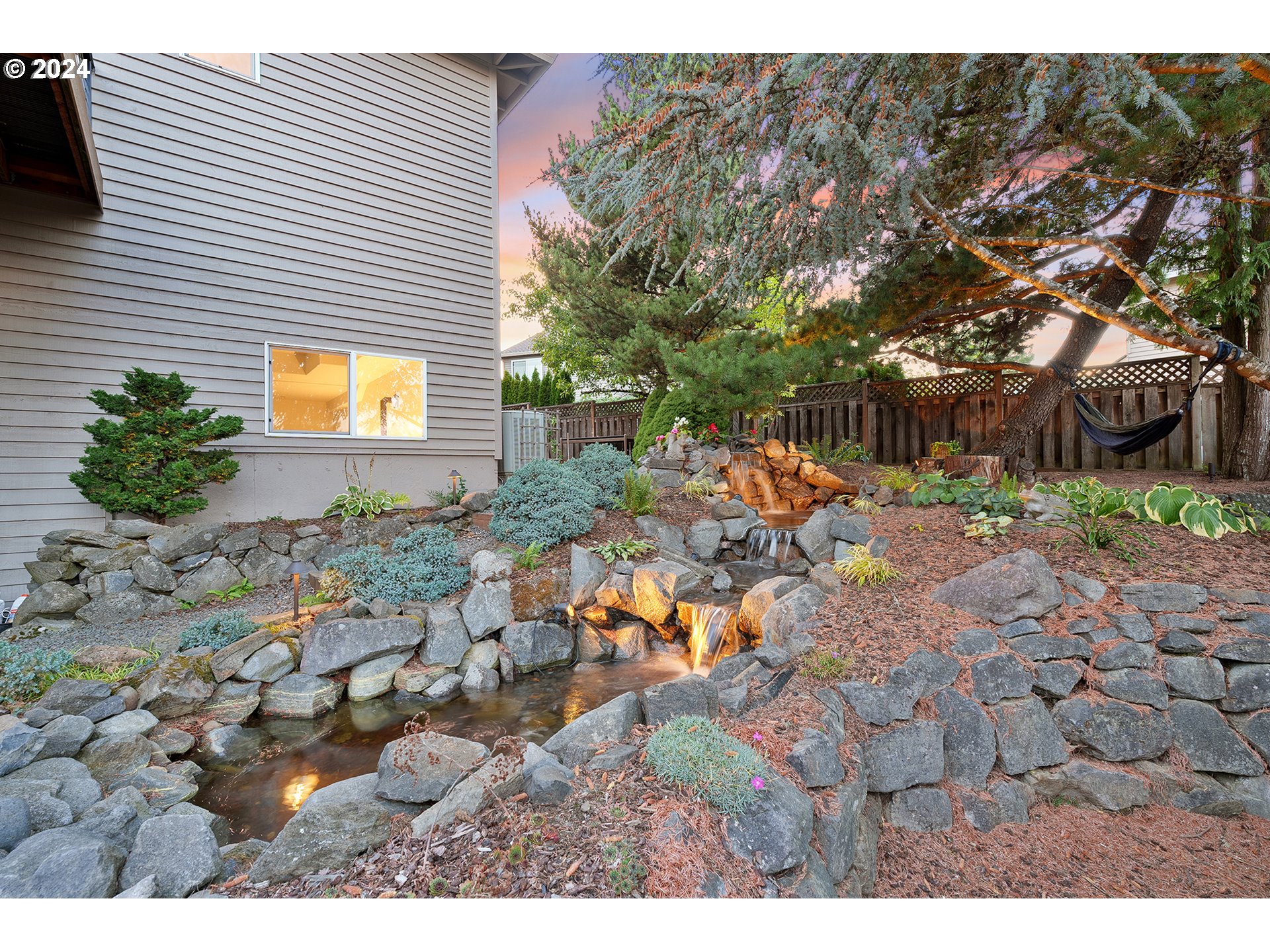 13995 SW MISTLETOE DR