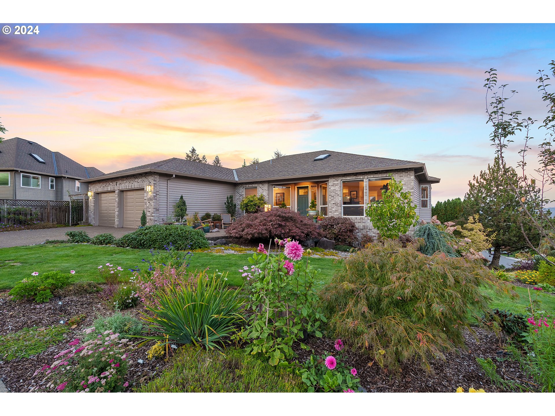13995 SW MISTLETOE DR