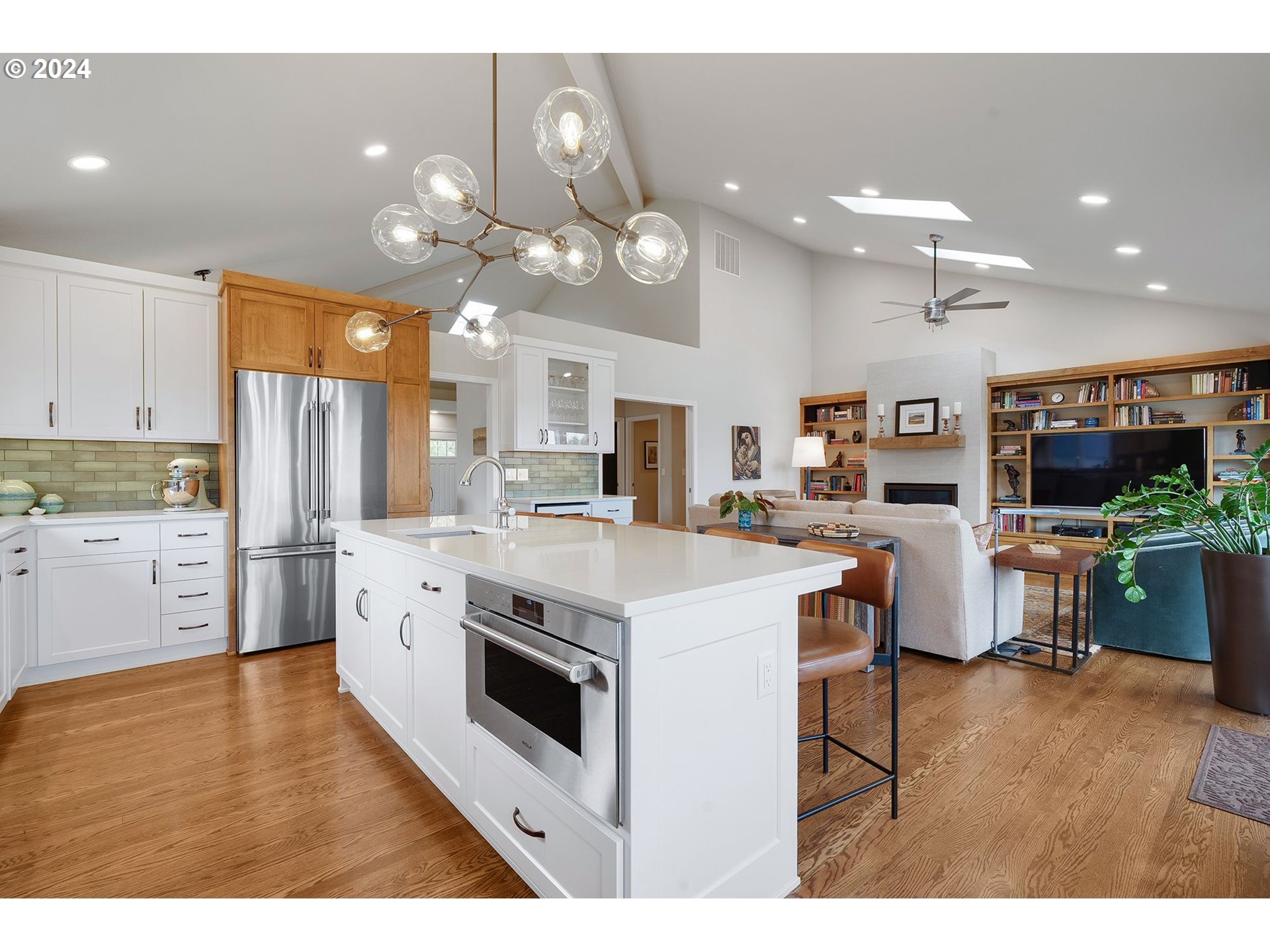 13995 SW MISTLETOE DR