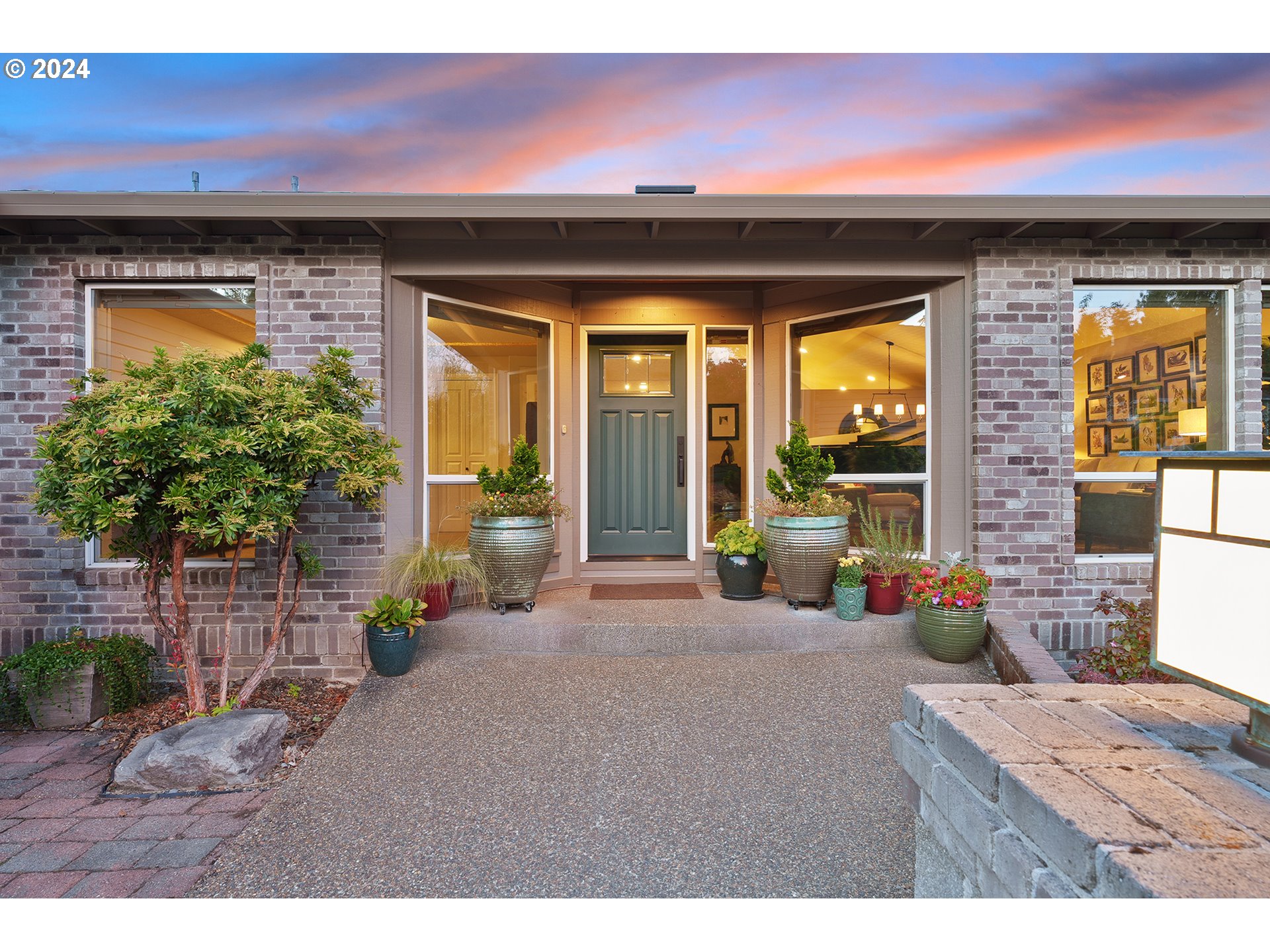 13995 SW MISTLETOE DR