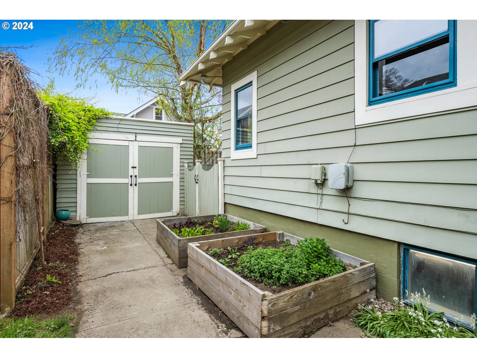 3803 N MASSACHUSETTS AVE N