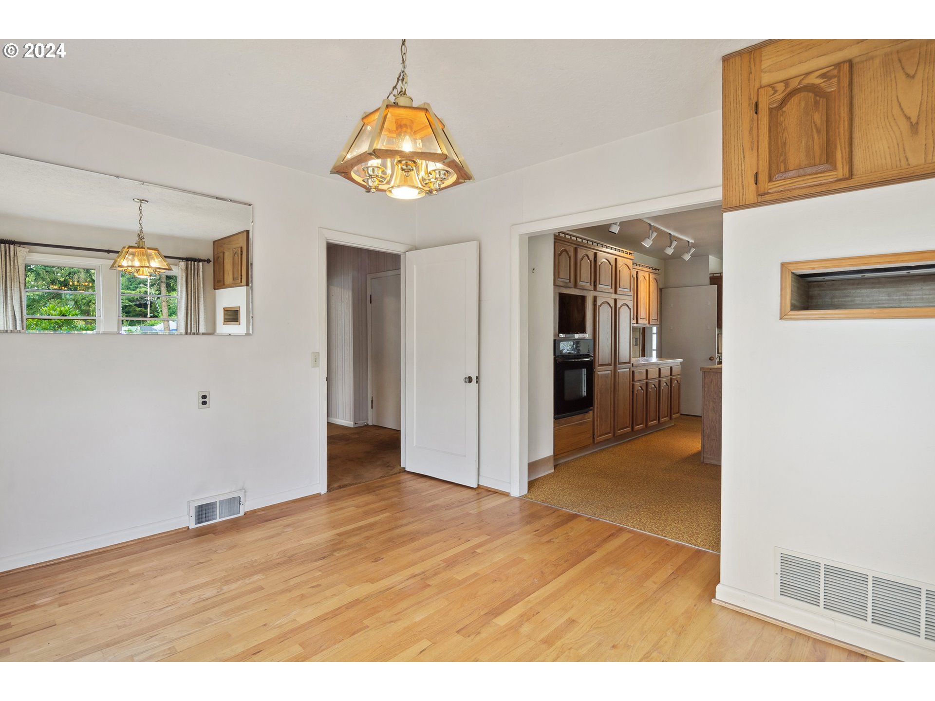 5857 SW GARDEN HOME RD