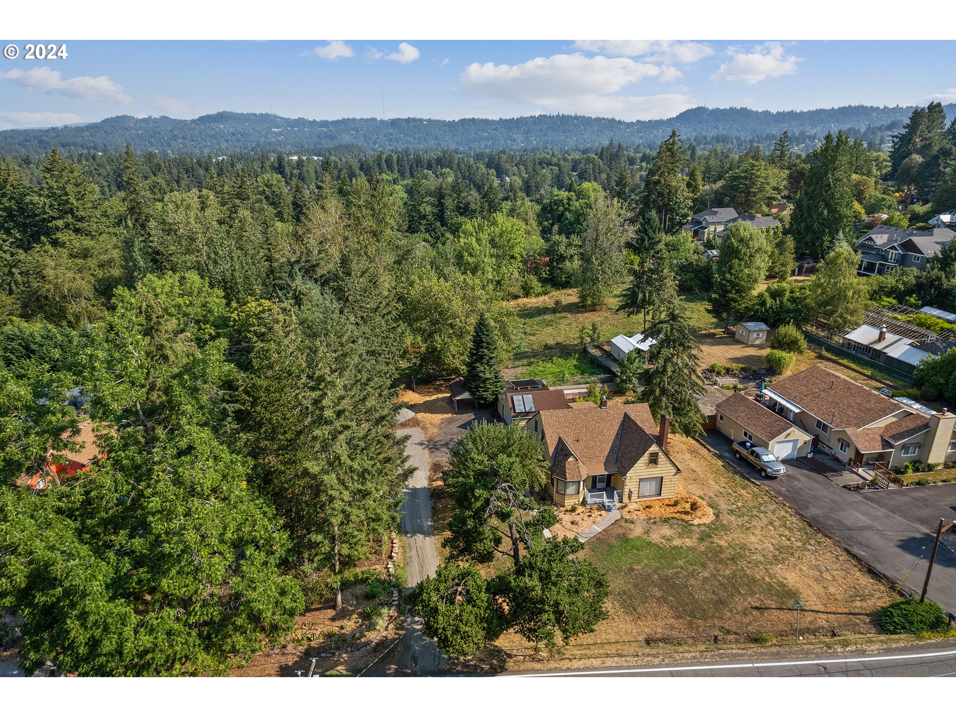 5857 SW GARDEN HOME RD