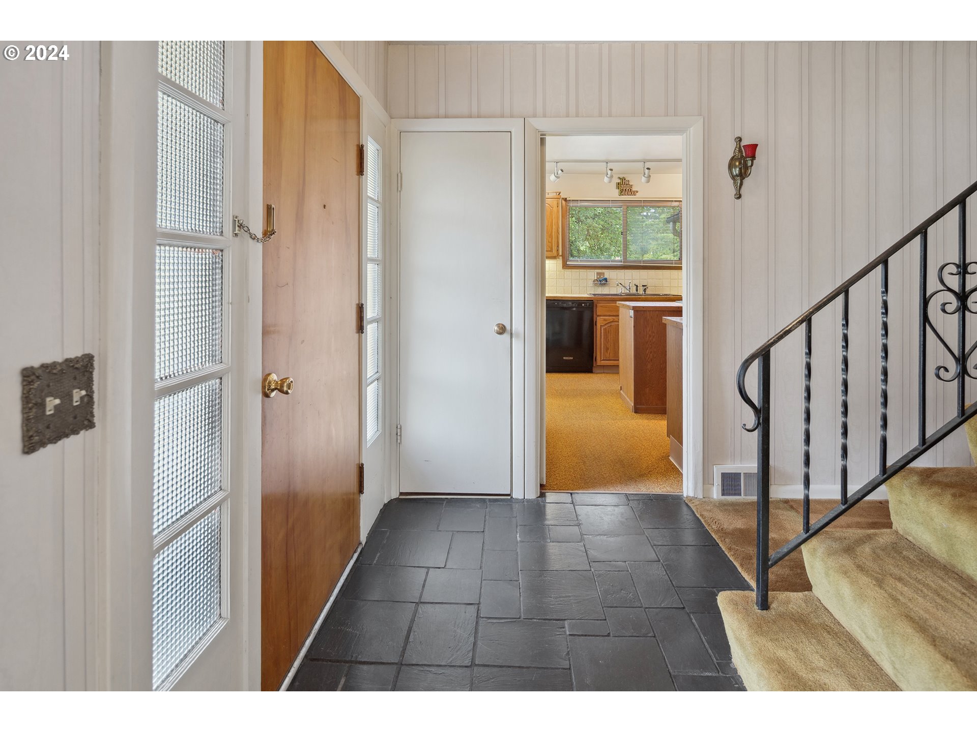 5857 SW GARDEN HOME RD