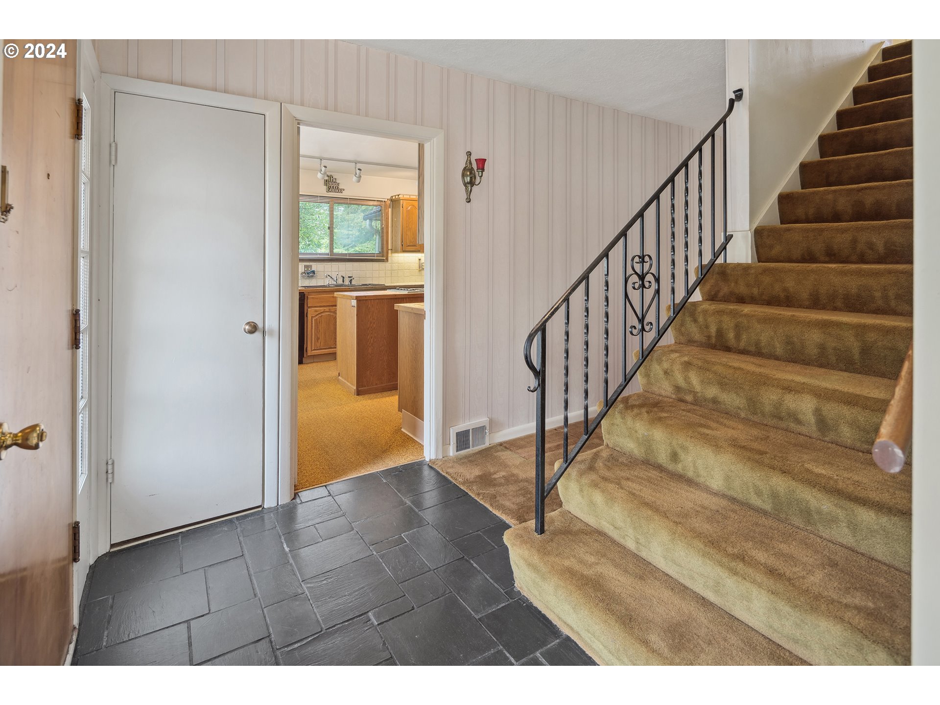 5857 SW GARDEN HOME RD