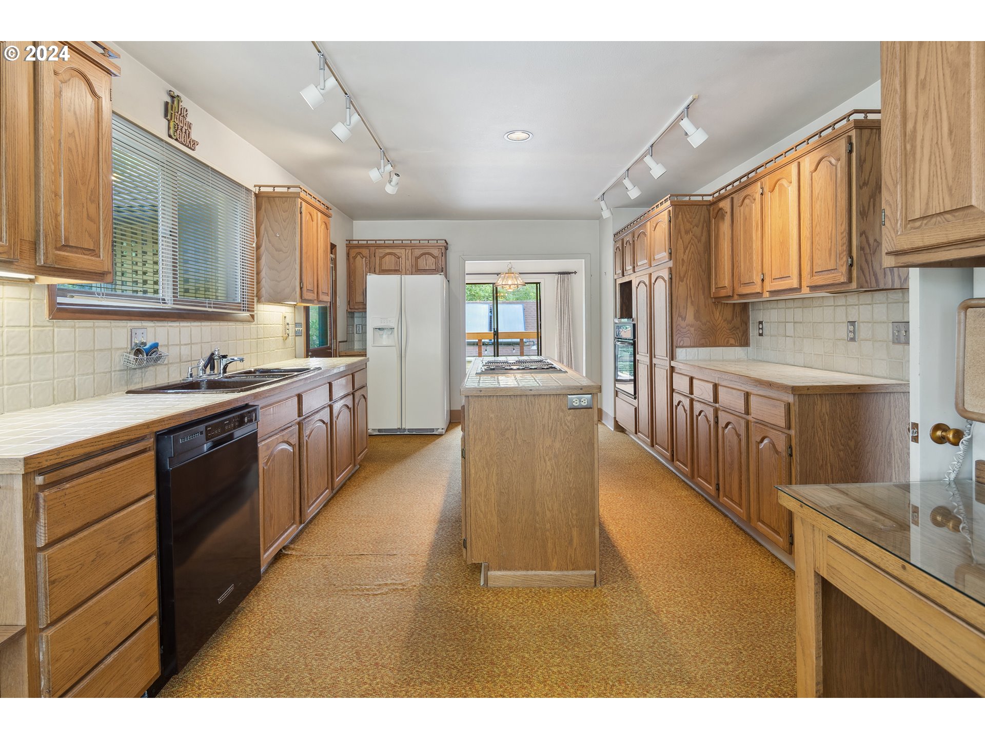 5857 SW GARDEN HOME RD