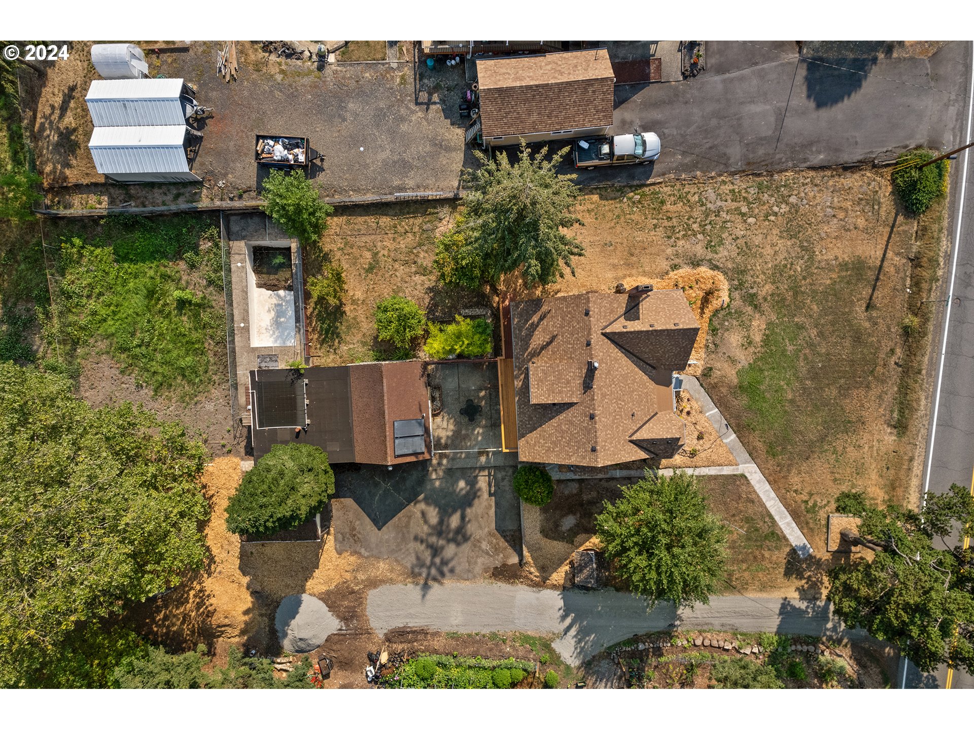 5857 SW GARDEN HOME RD