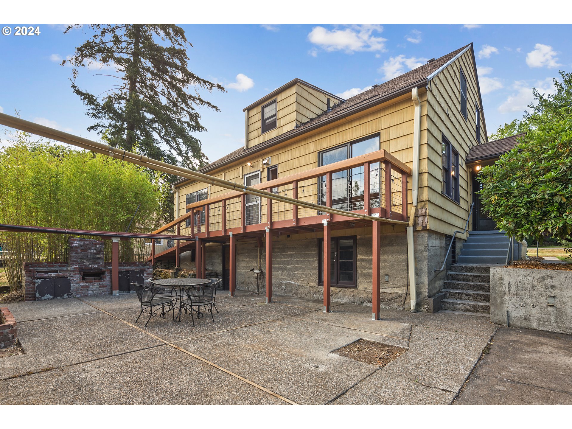 5857 SW GARDEN HOME RD