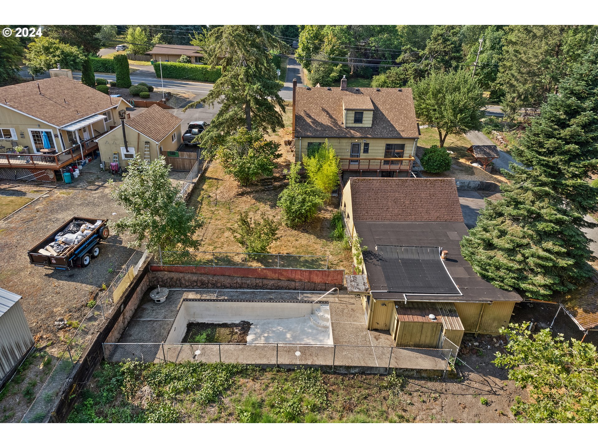 5857 SW GARDEN HOME RD