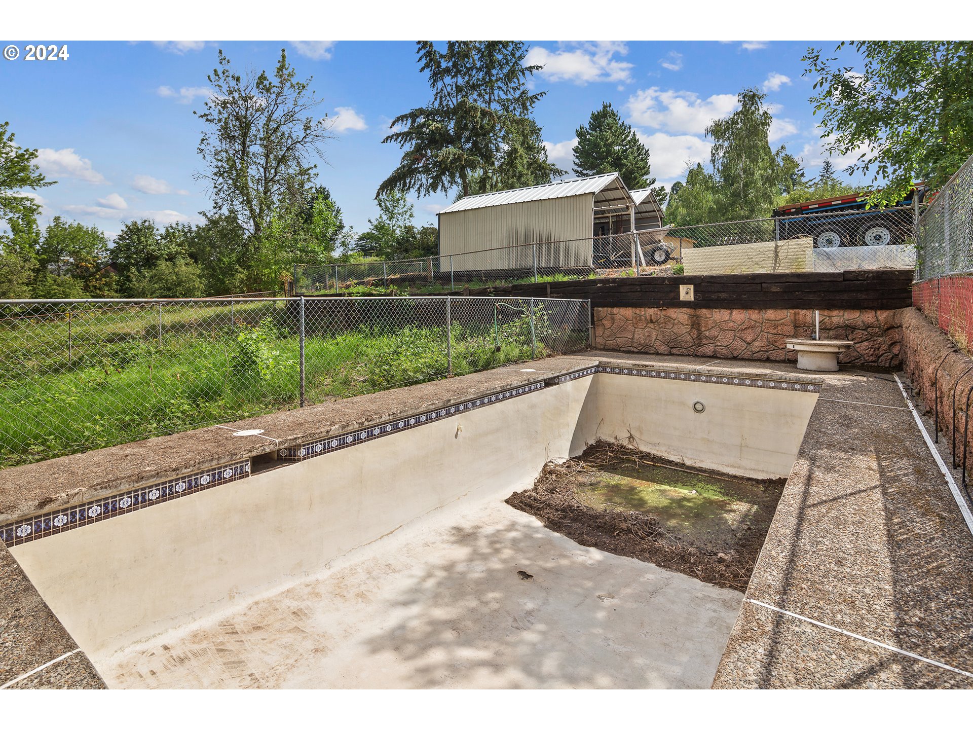 5857 SW GARDEN HOME RD