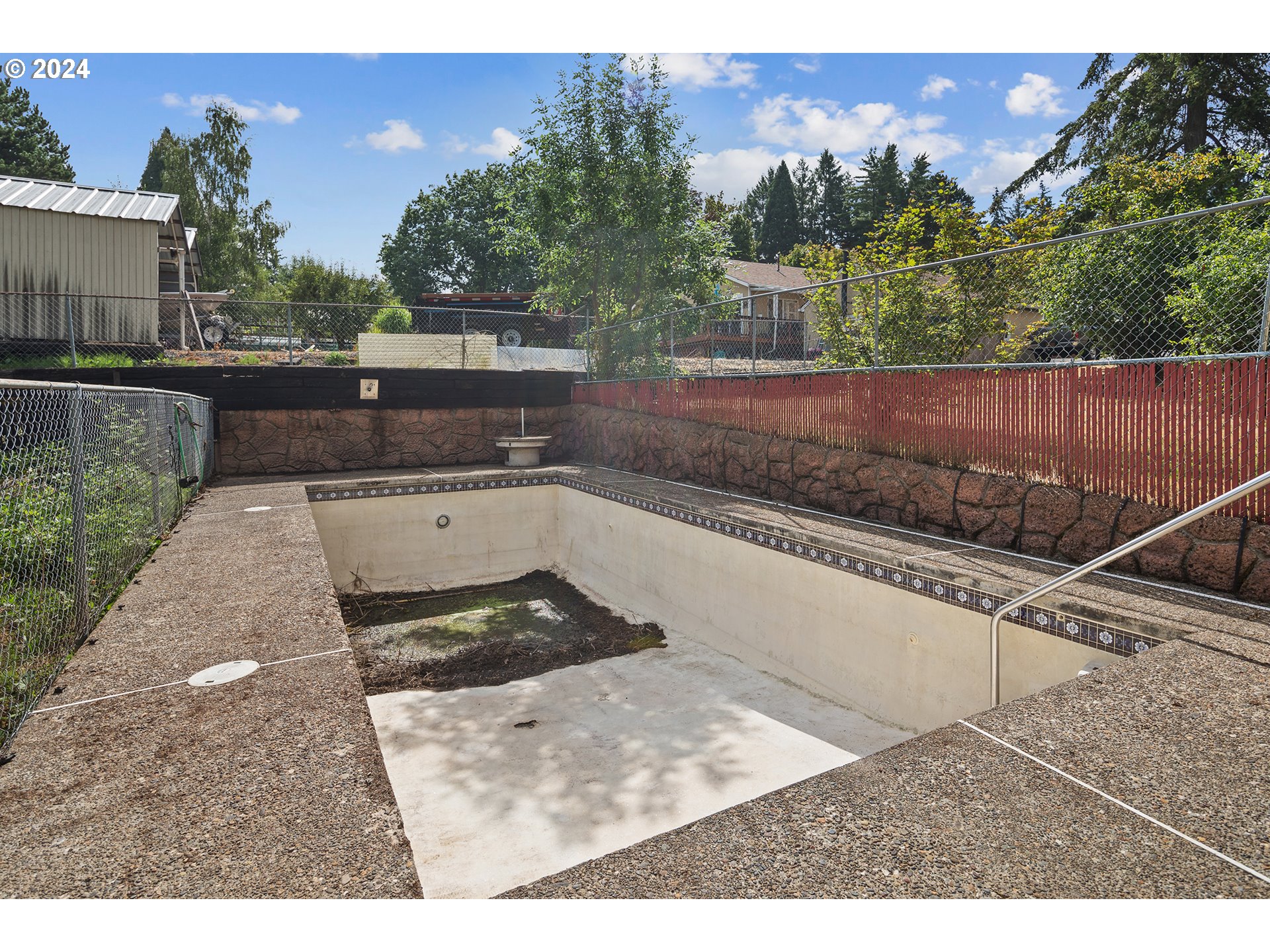 5857 SW GARDEN HOME RD