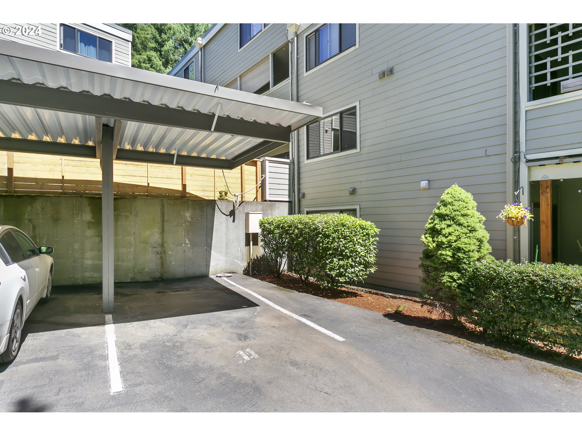 1500 SW SKYLINE BLVD 11