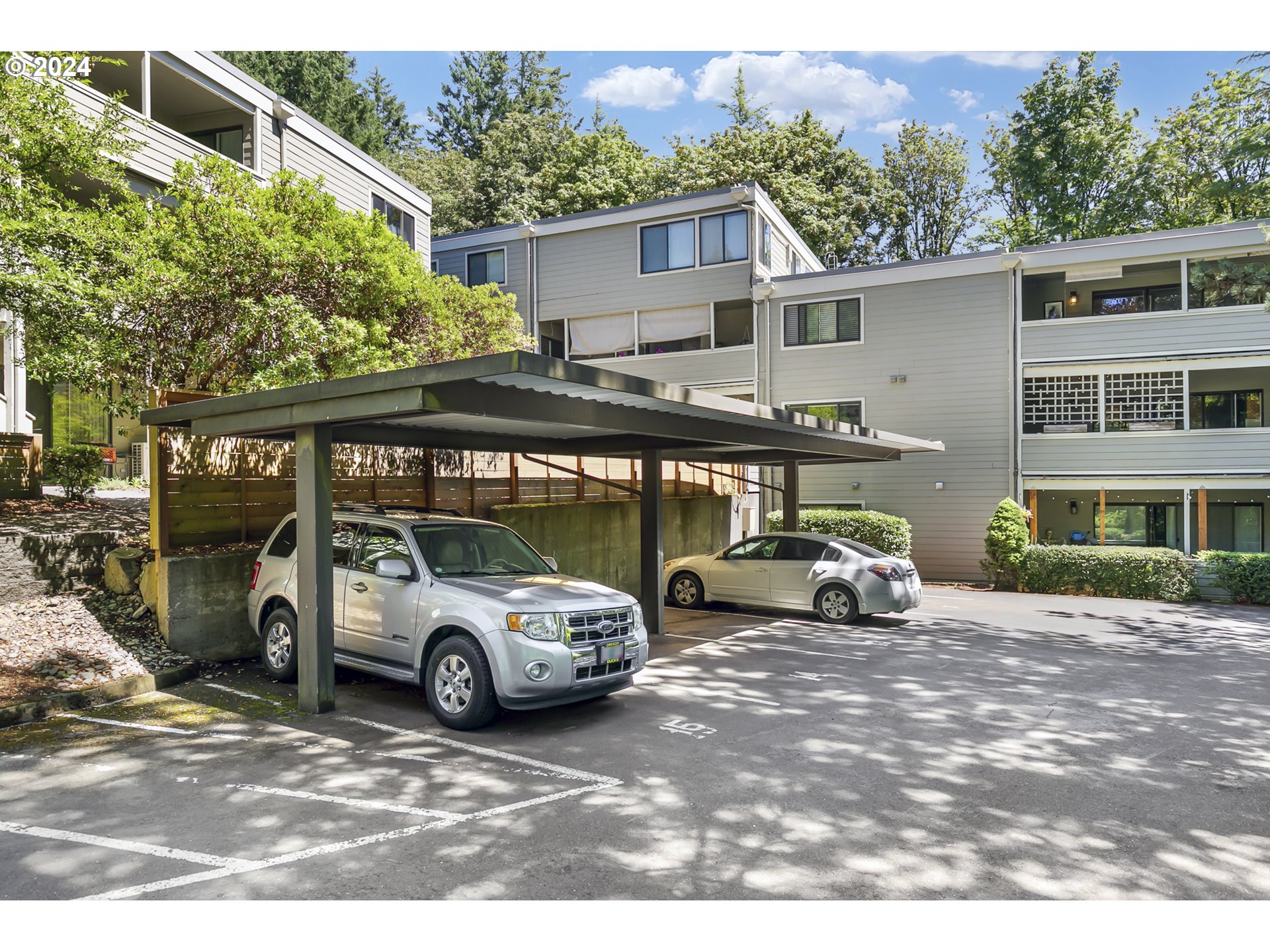 1500 SW SKYLINE BLVD 11