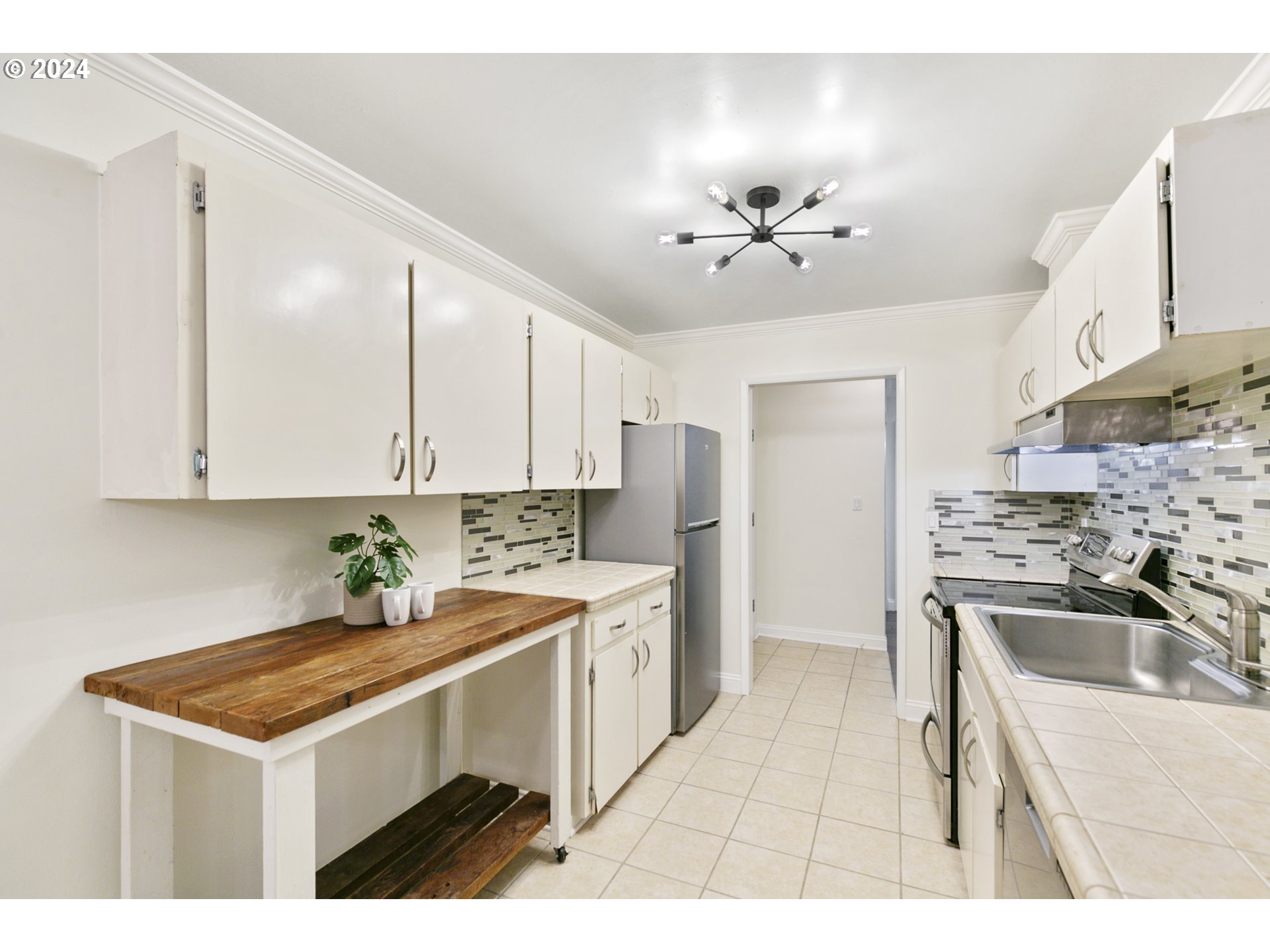 1500 SW SKYLINE BLVD 11