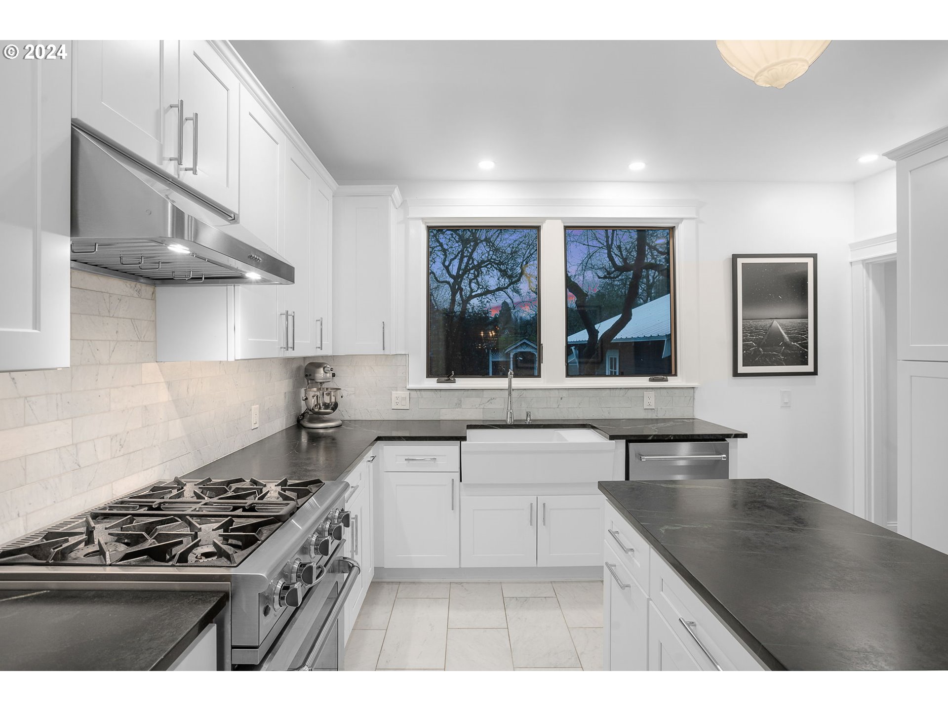 128 SE CESAR E CHAVEZ BLVD