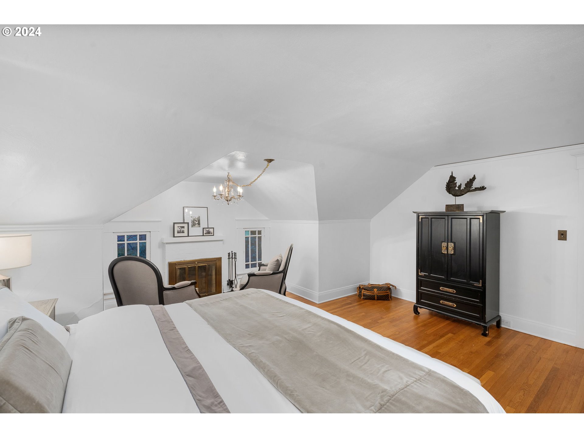 128 SE CESAR E CHAVEZ BLVD