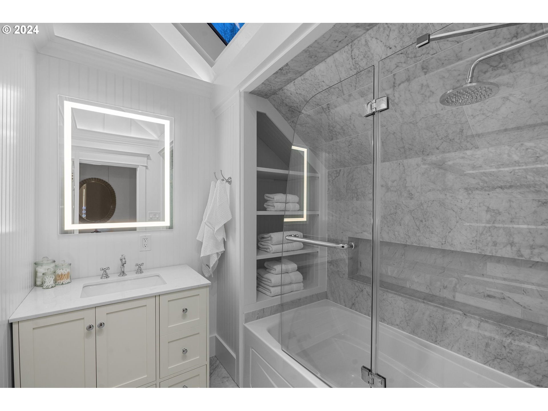 128 SE CESAR E CHAVEZ BLVD