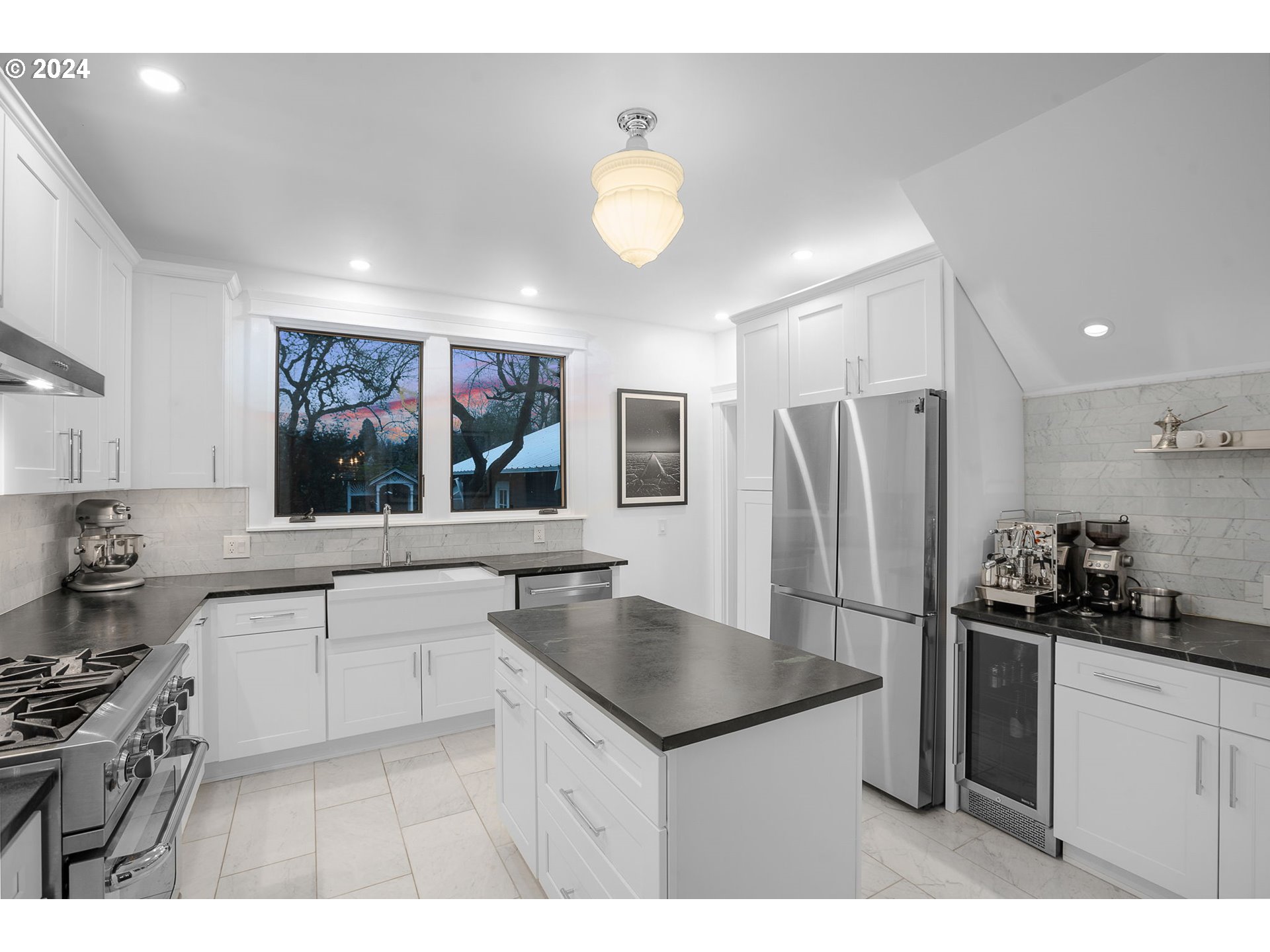 128 SE CESAR E CHAVEZ BLVD