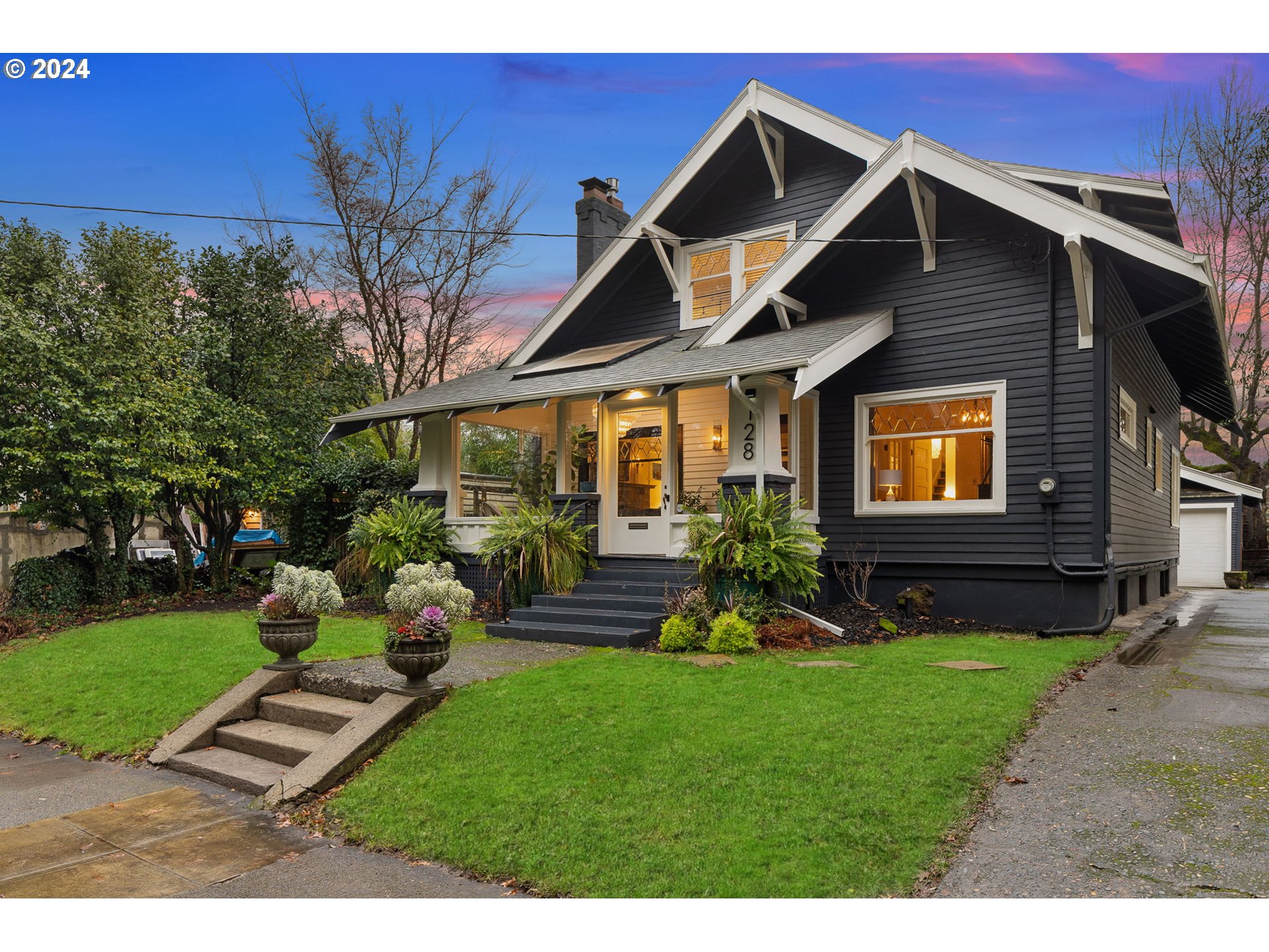 128 SE CESAR E CHAVEZ BLVD