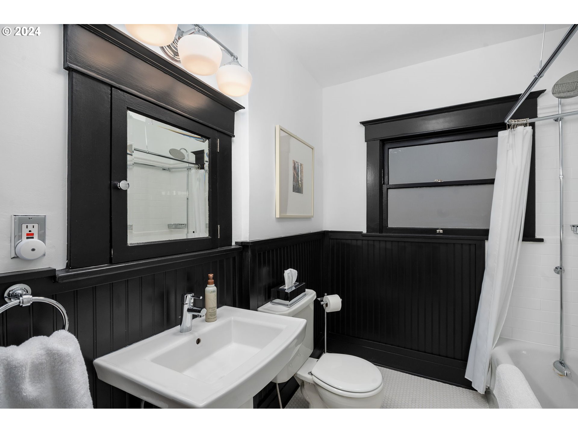 128 SE CESAR E CHAVEZ BLVD