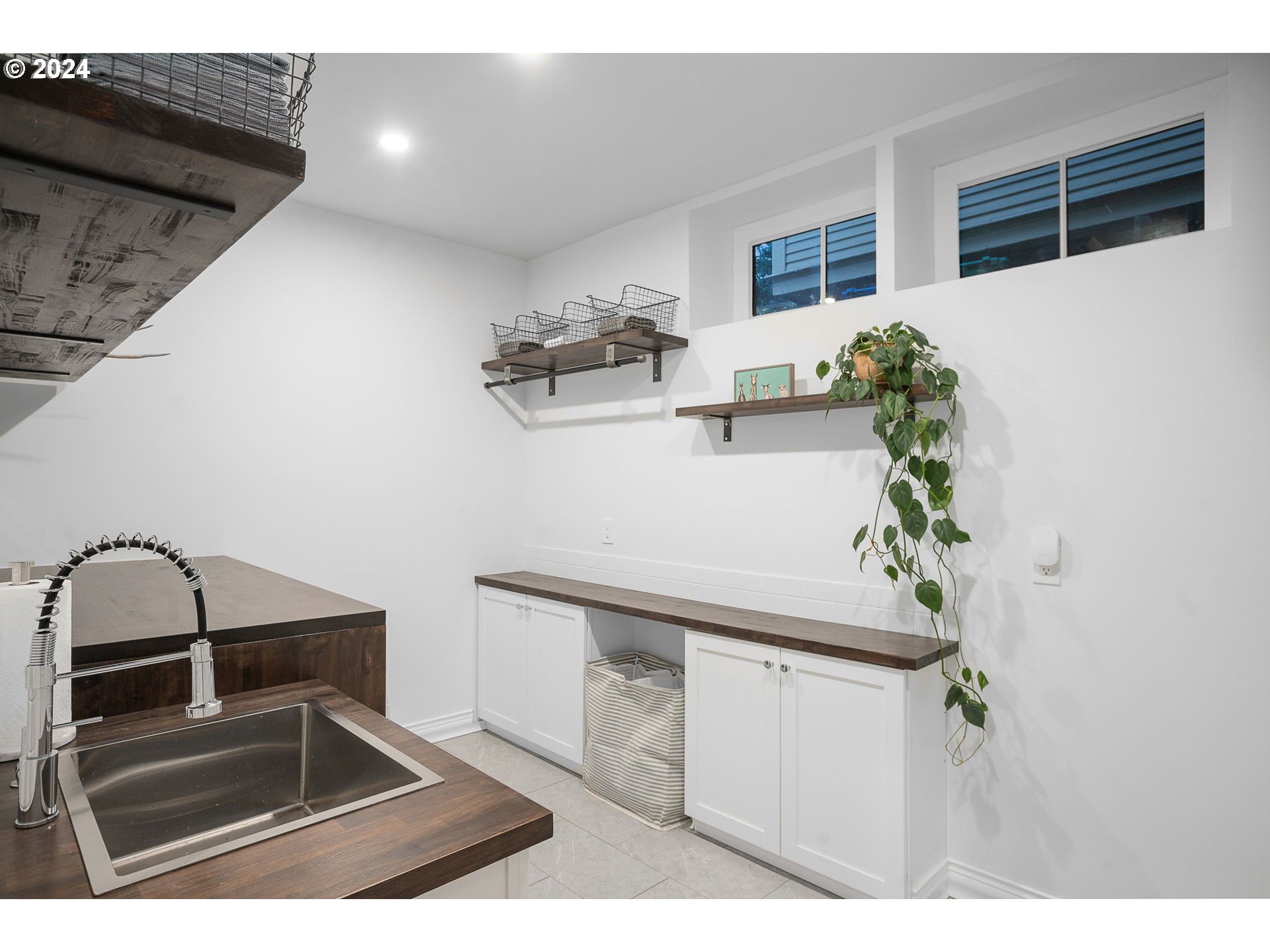 128 SE CESAR E CHAVEZ BLVD