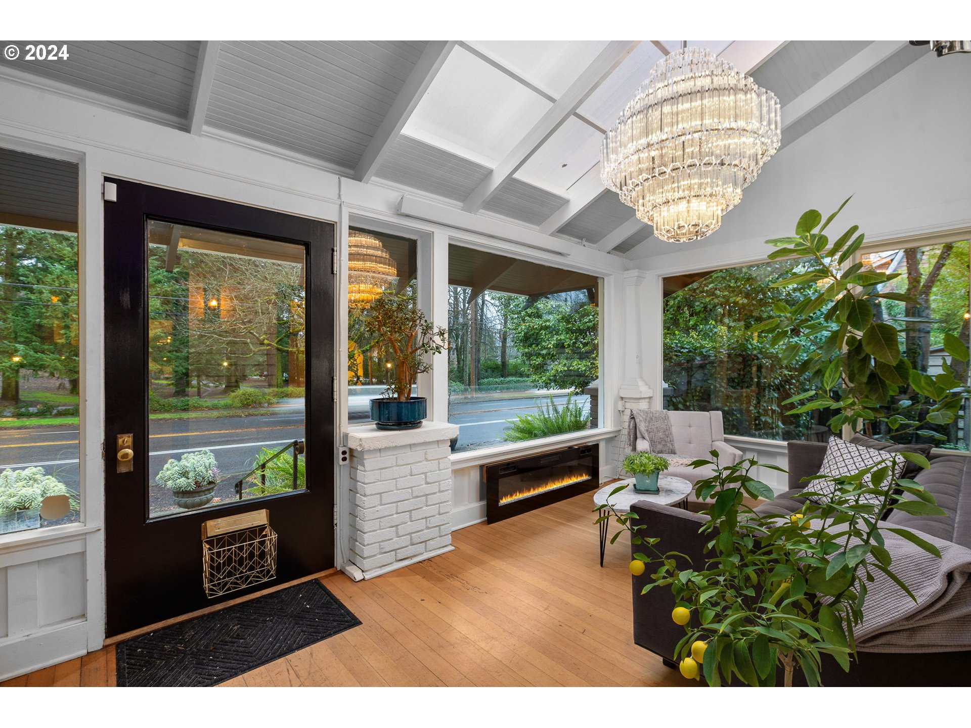 128 SE CESAR E CHAVEZ BLVD