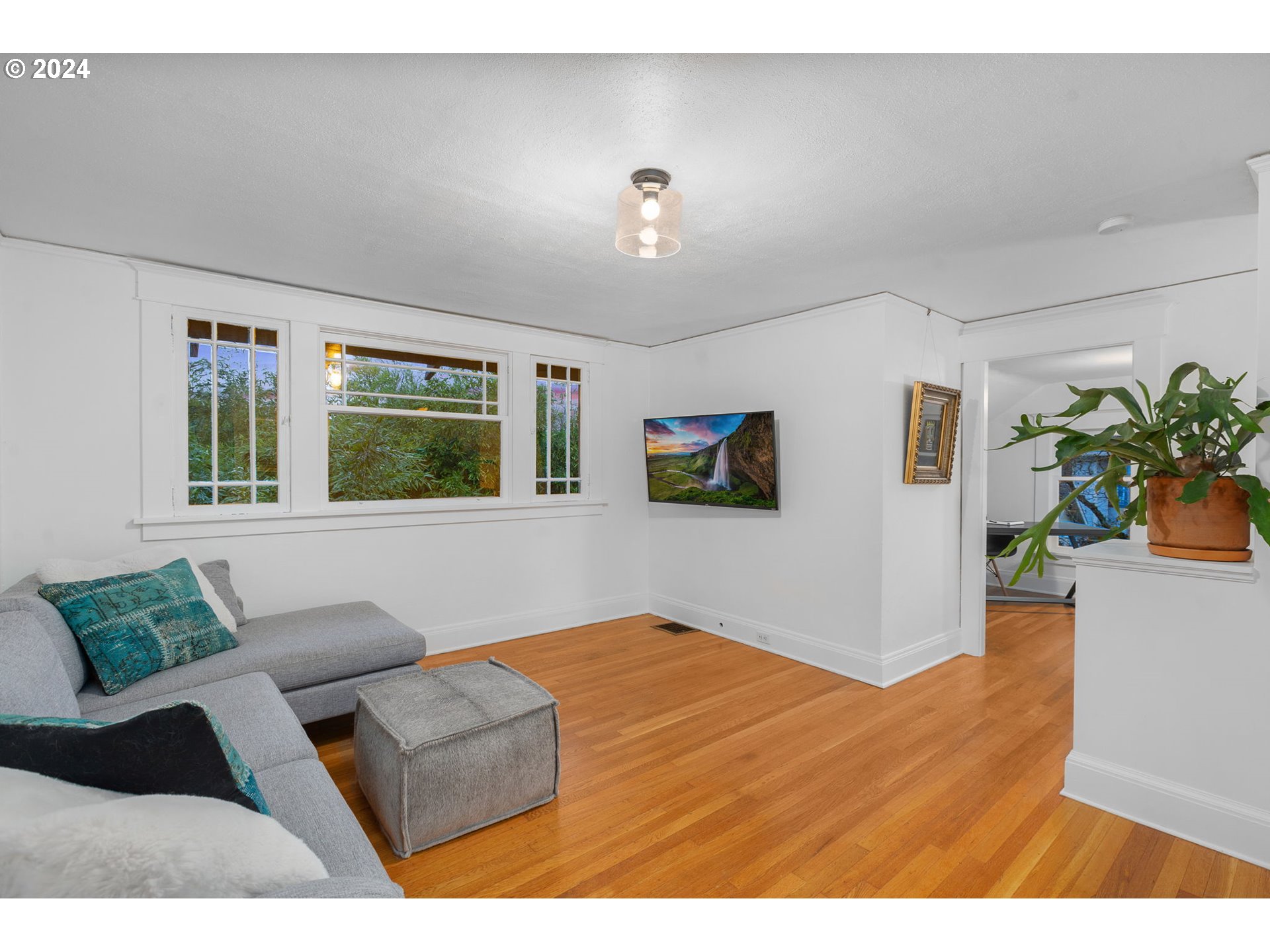 128 SE CESAR E CHAVEZ BLVD