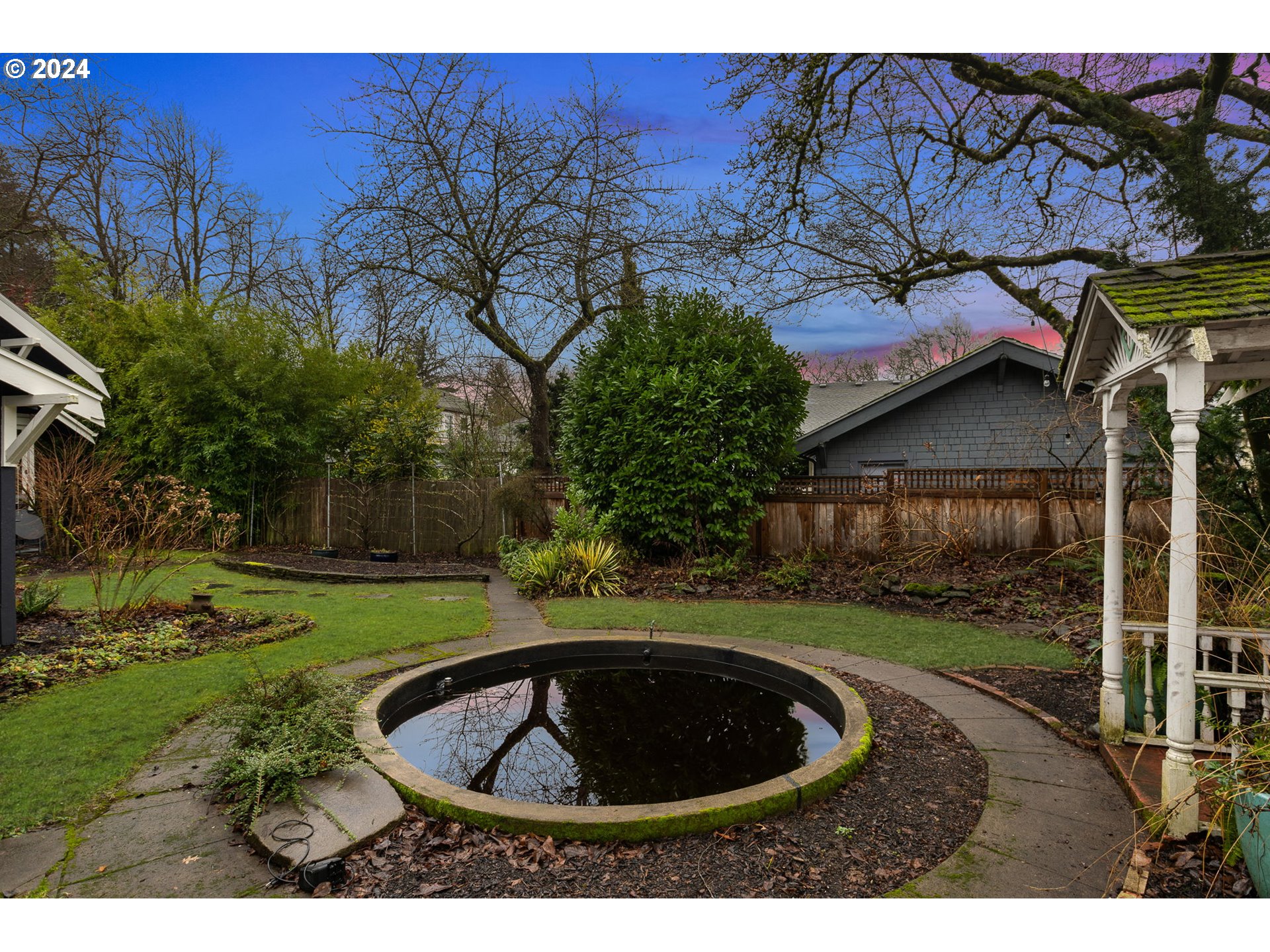 128 SE CESAR E CHAVEZ BLVD