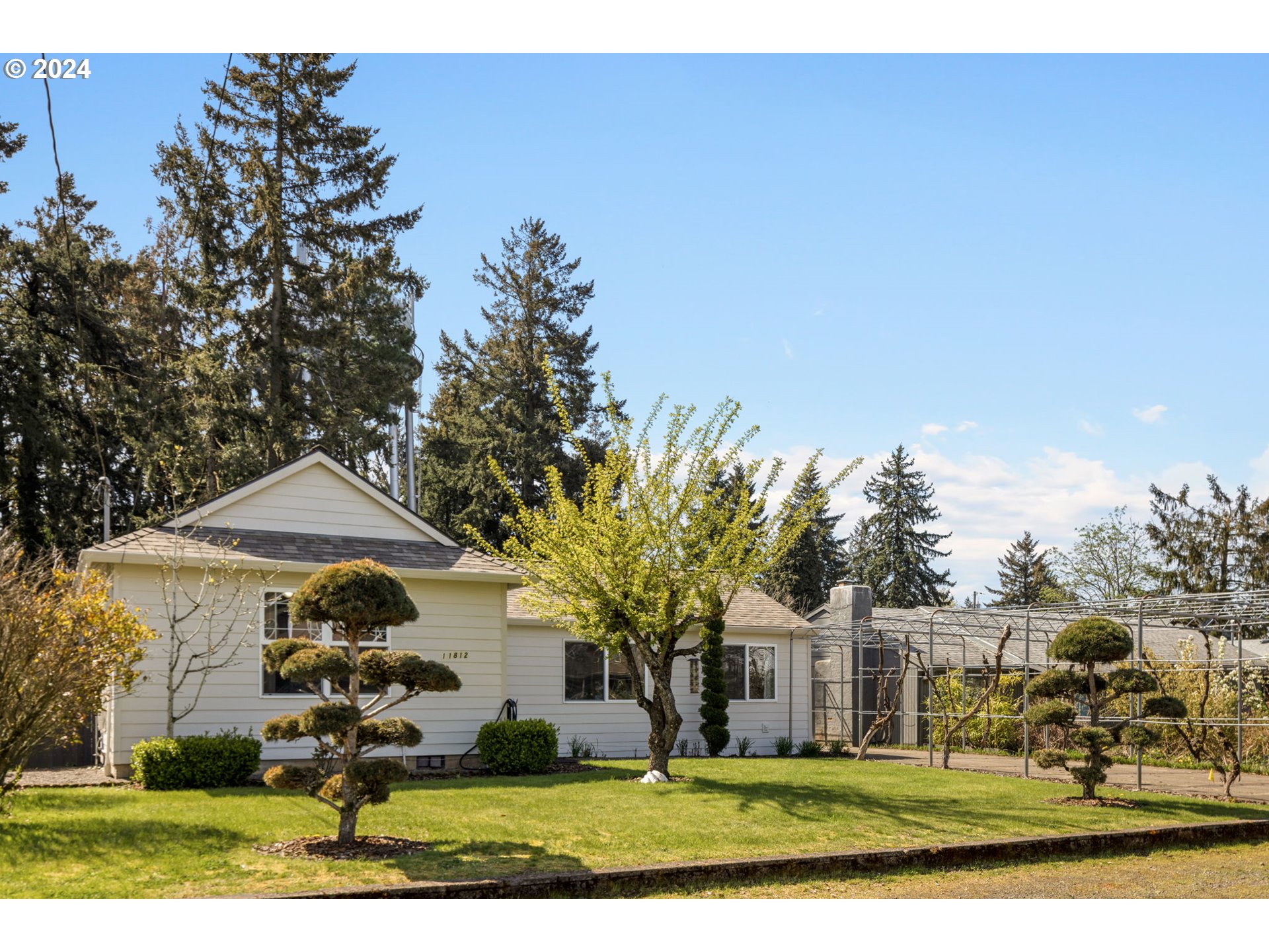 11812 SE TAYLOR ST