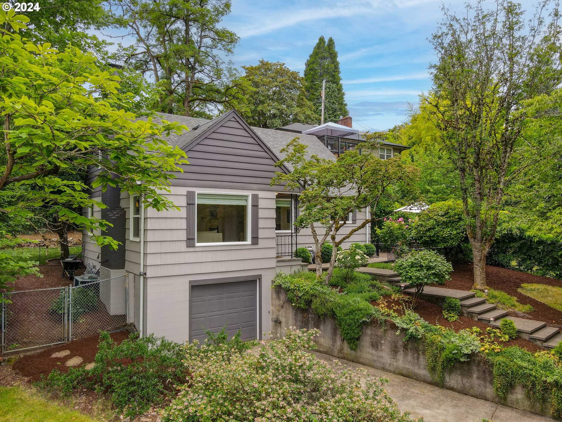 810 McGilchrist ST SE