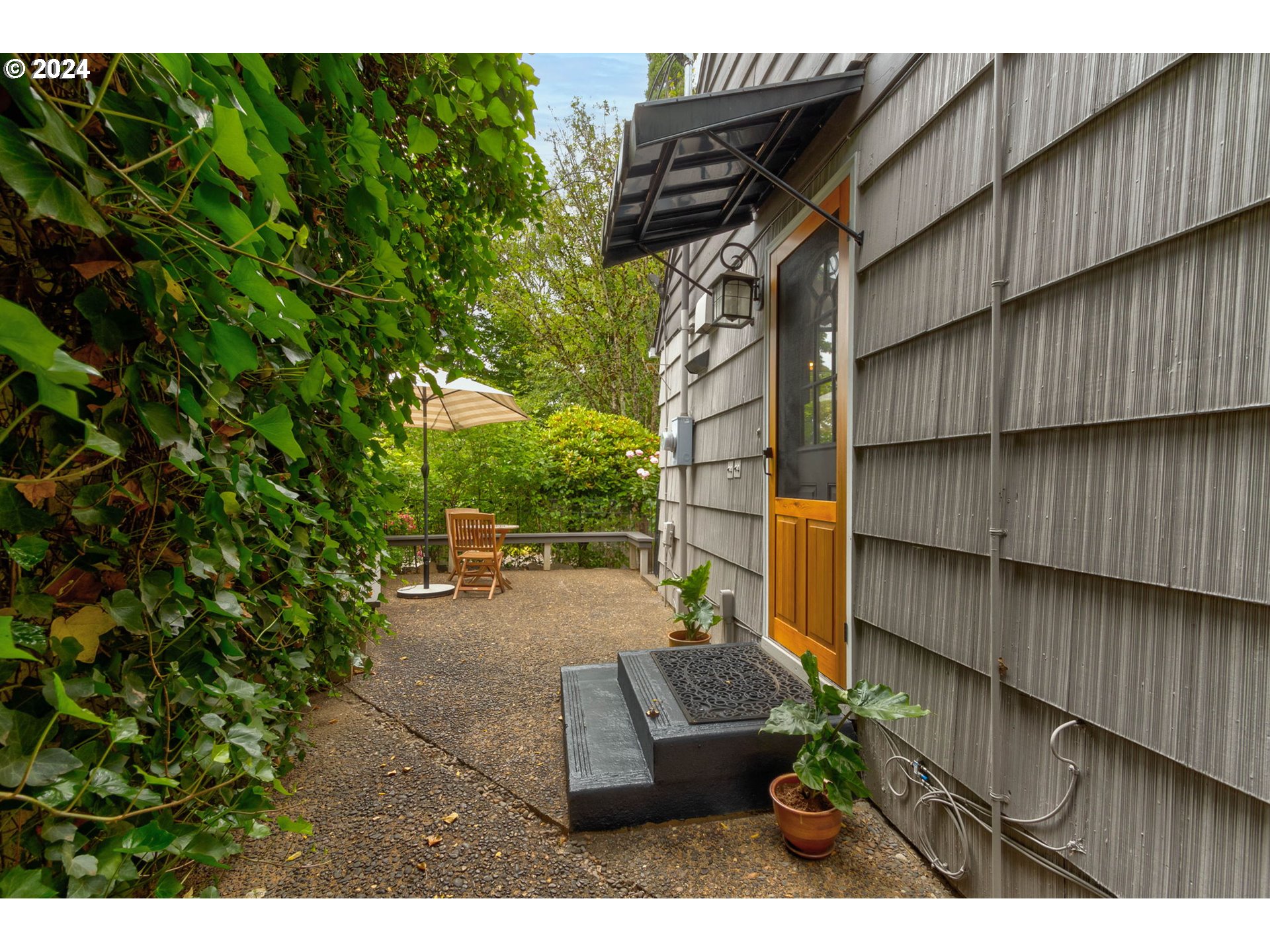 810 McGilchrist ST SE