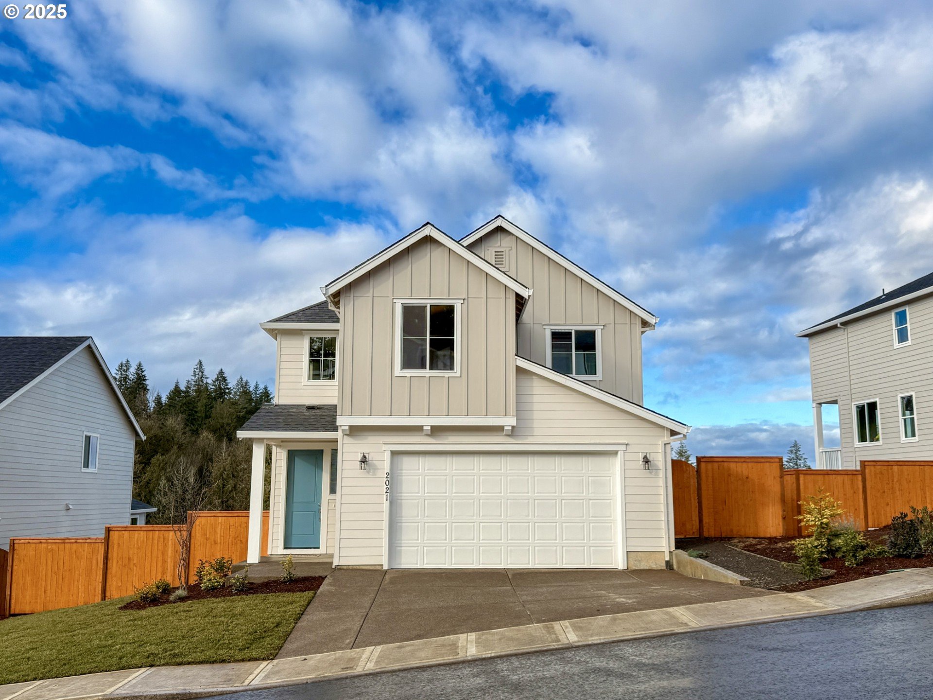 2021 NE RIDGE RUN LN