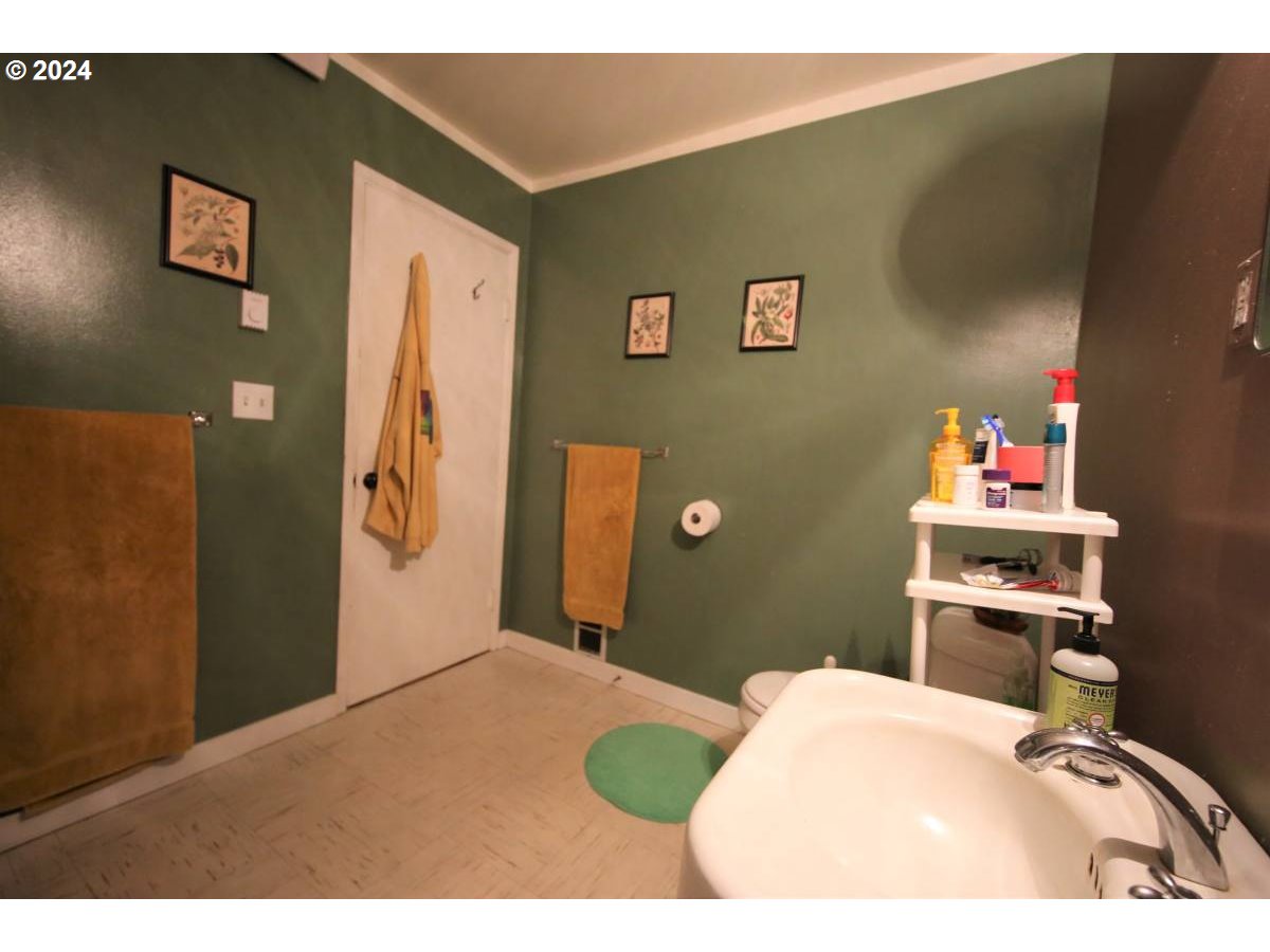 113 NE SACRAMENTO ST