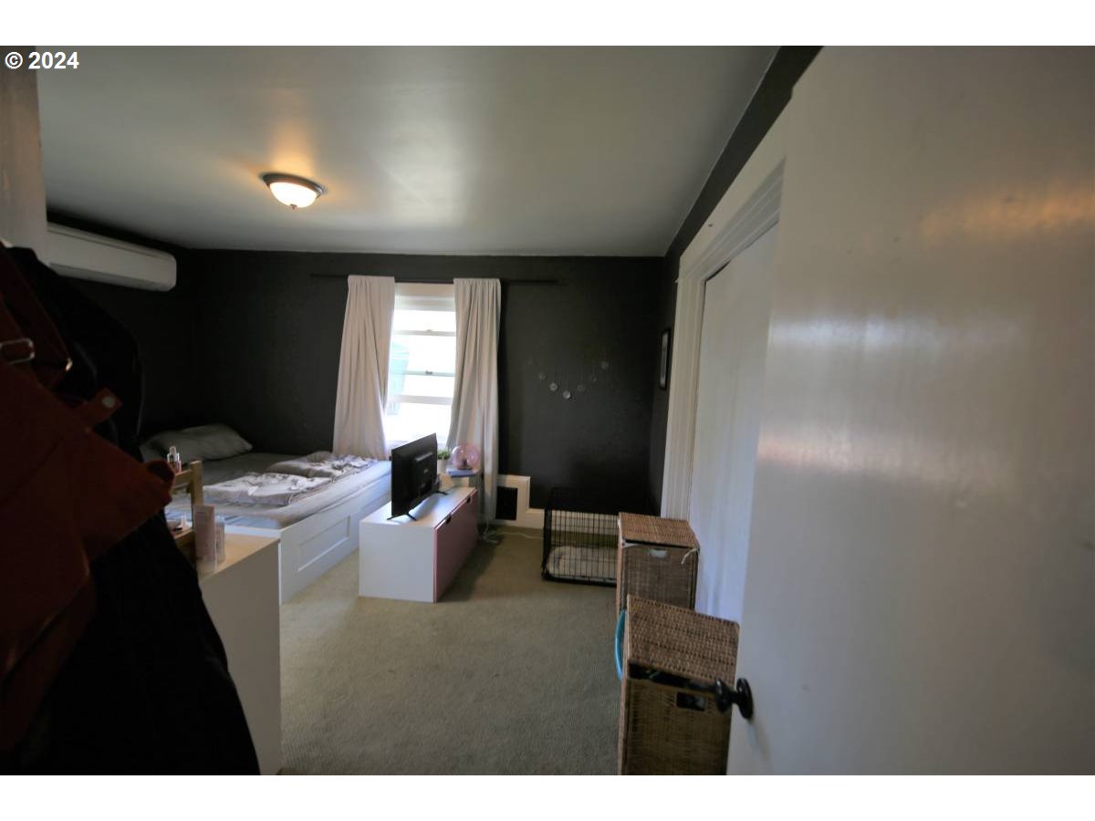 113 NE SACRAMENTO ST