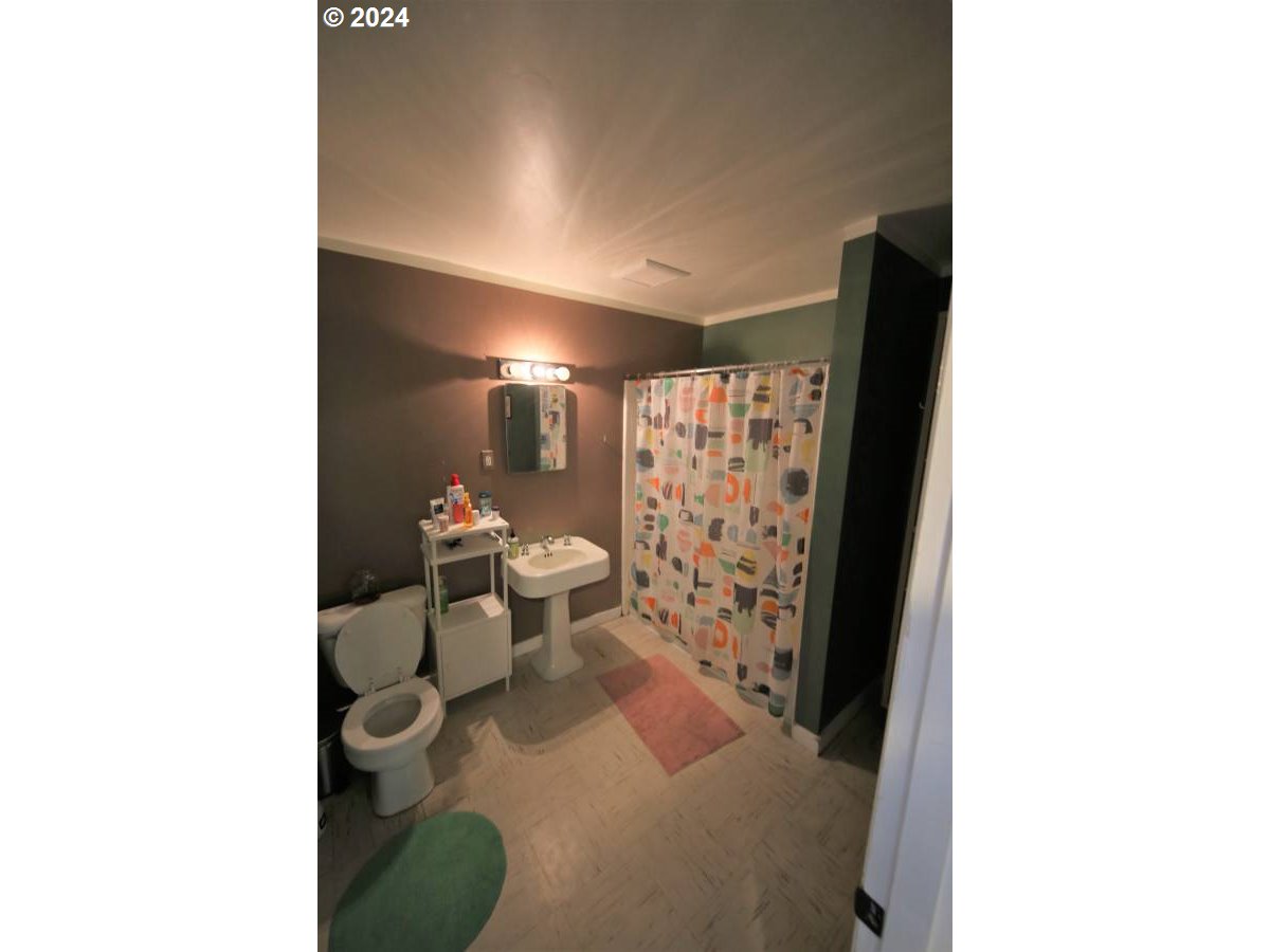 113 NE SACRAMENTO ST