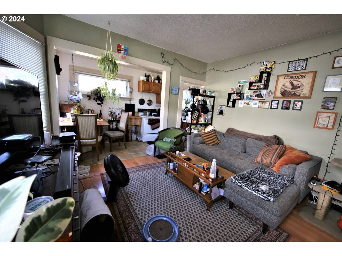 113 NE SACRAMENTO ST